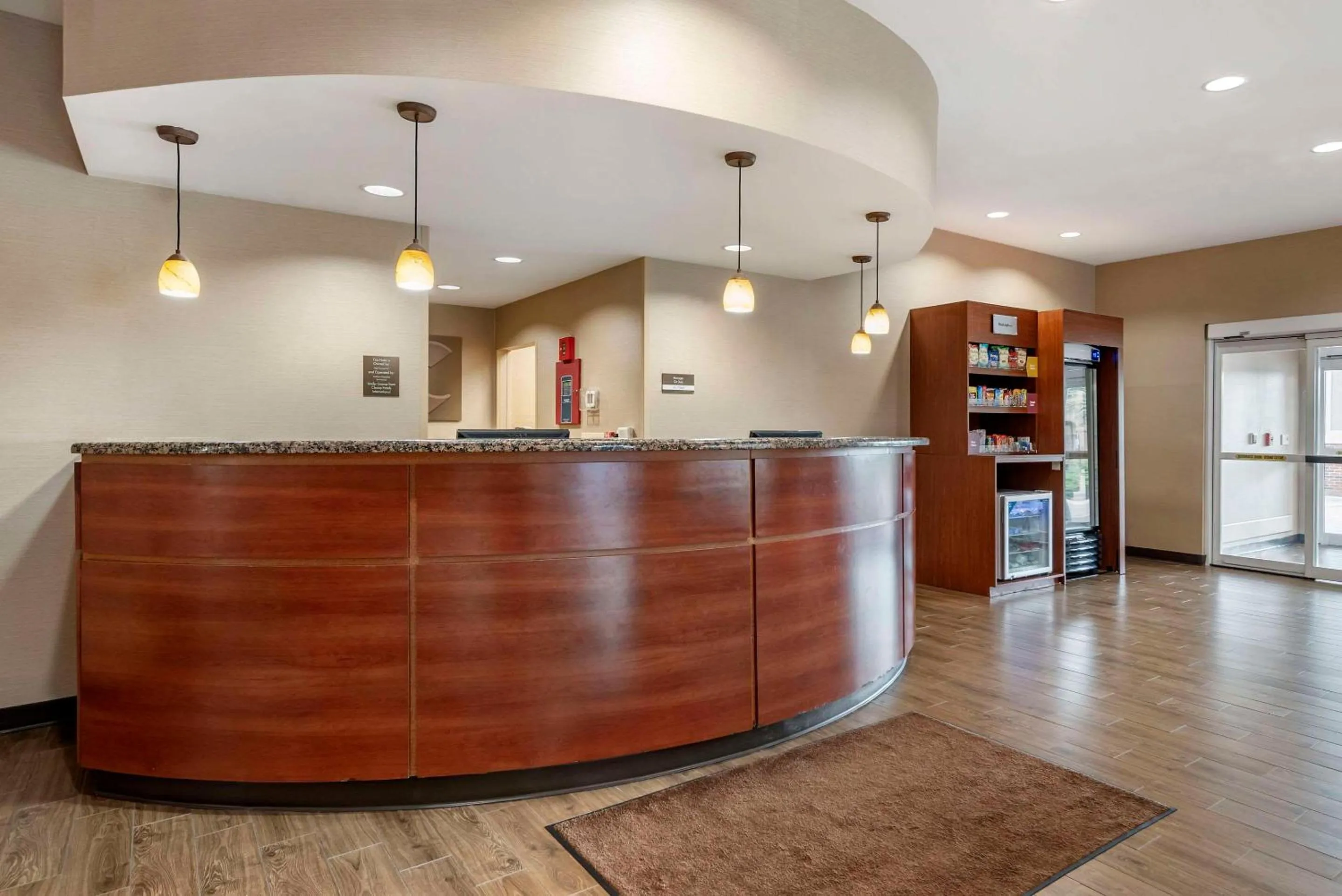 Lobby or reception in Comfort Suites Flowood - Jackson Airport