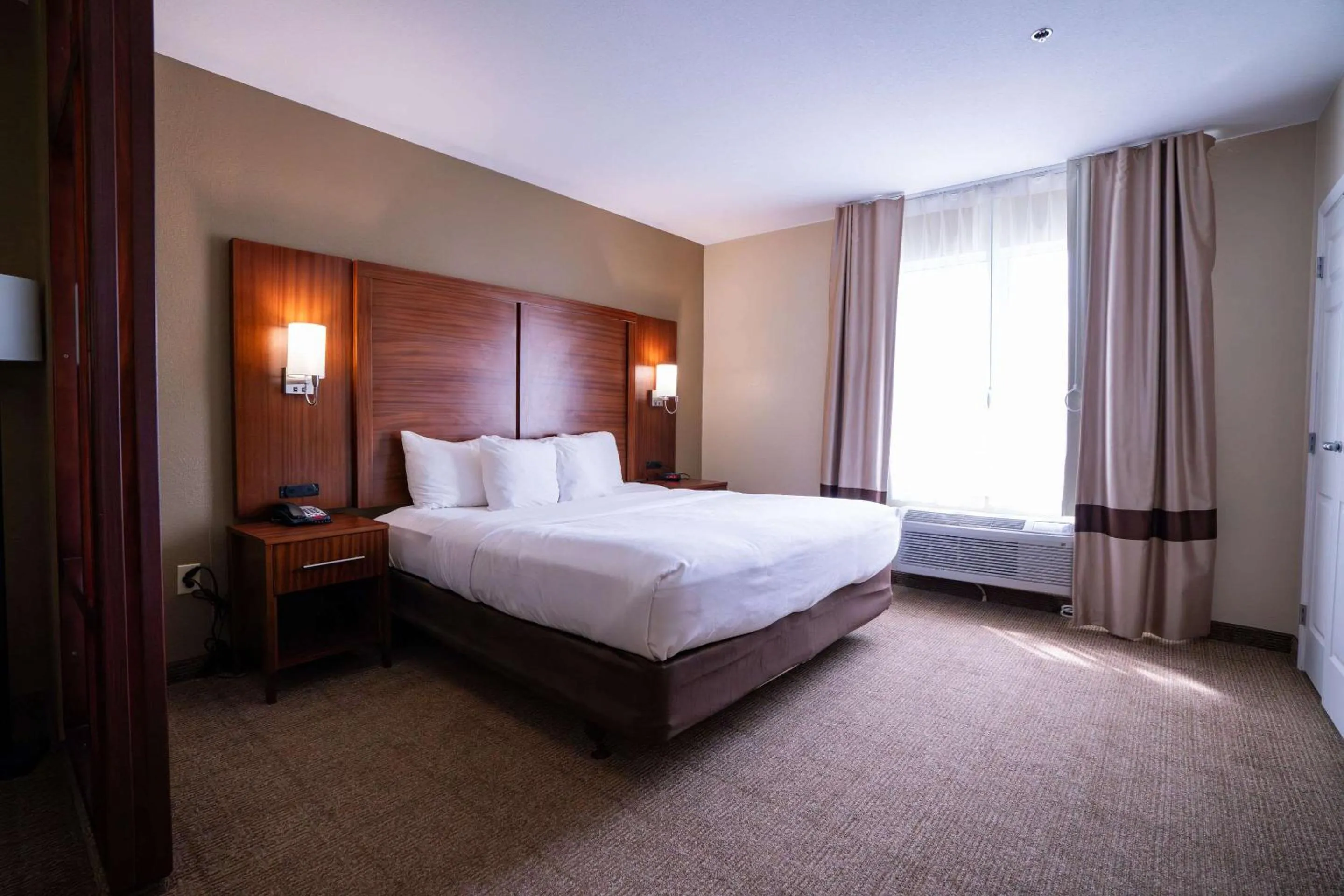 Bedroom in Comfort Suites Flowood - Jackson Airport