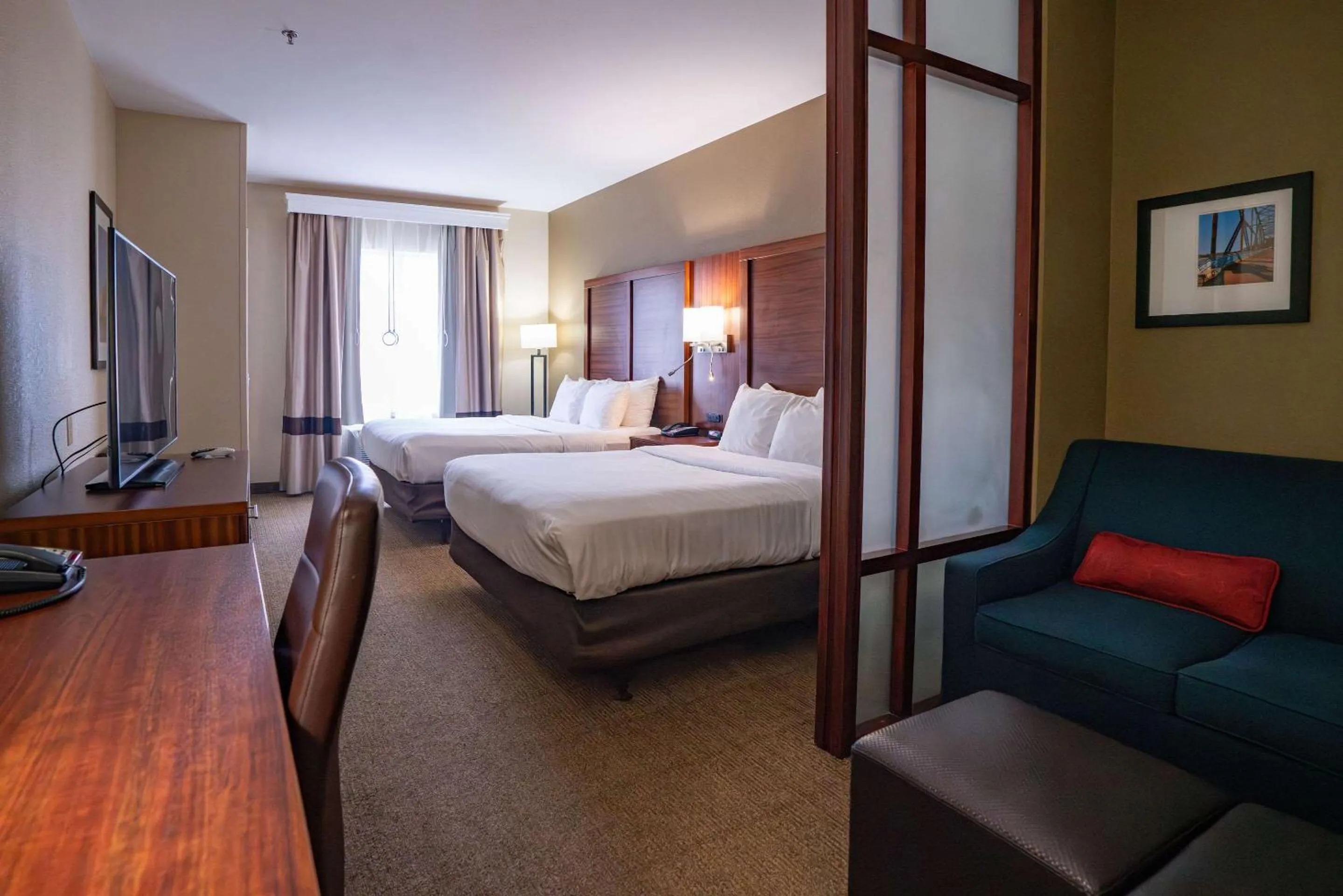 Bedroom in Comfort Suites Flowood - Jackson Airport