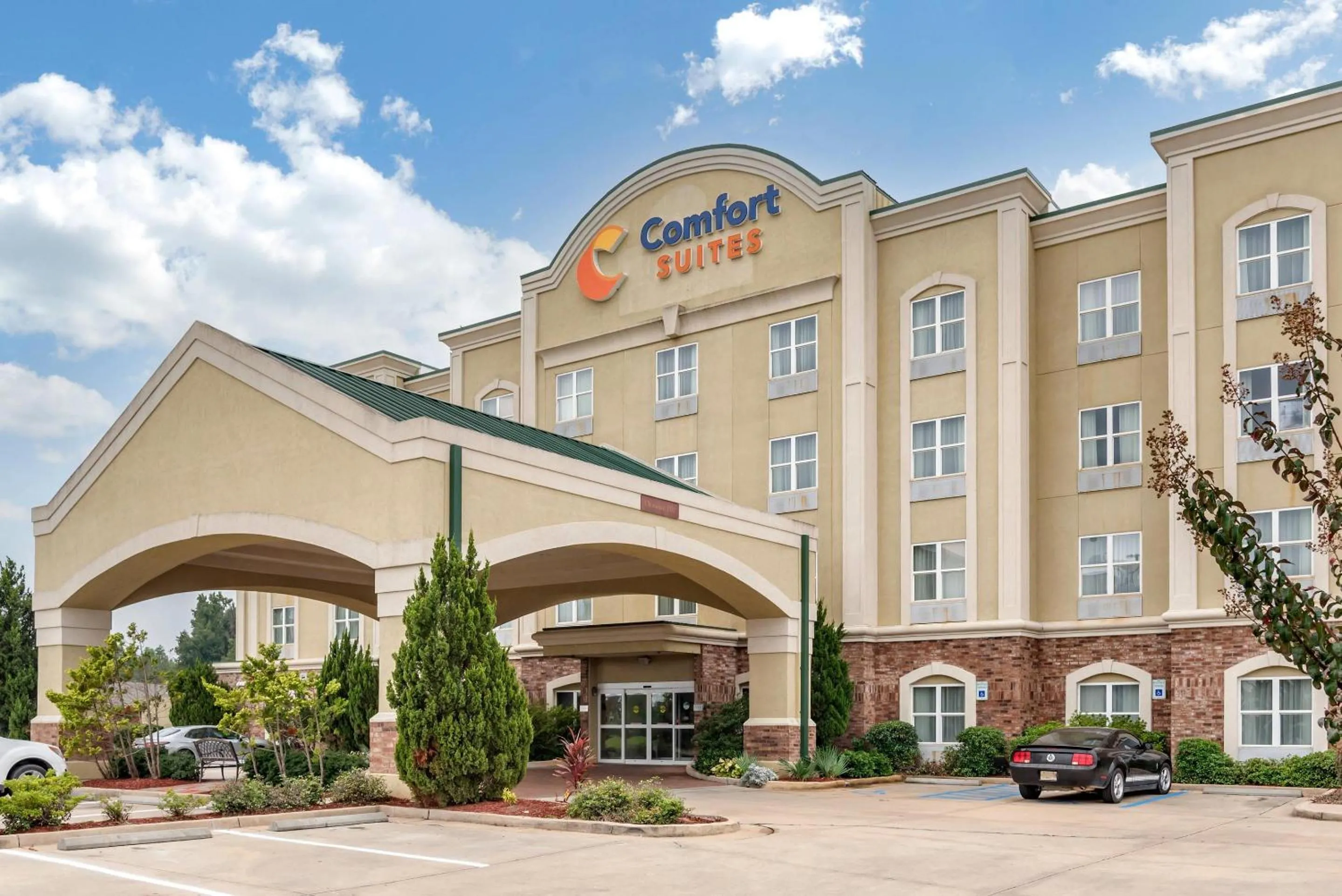 Property building in Comfort Suites Vicksburg