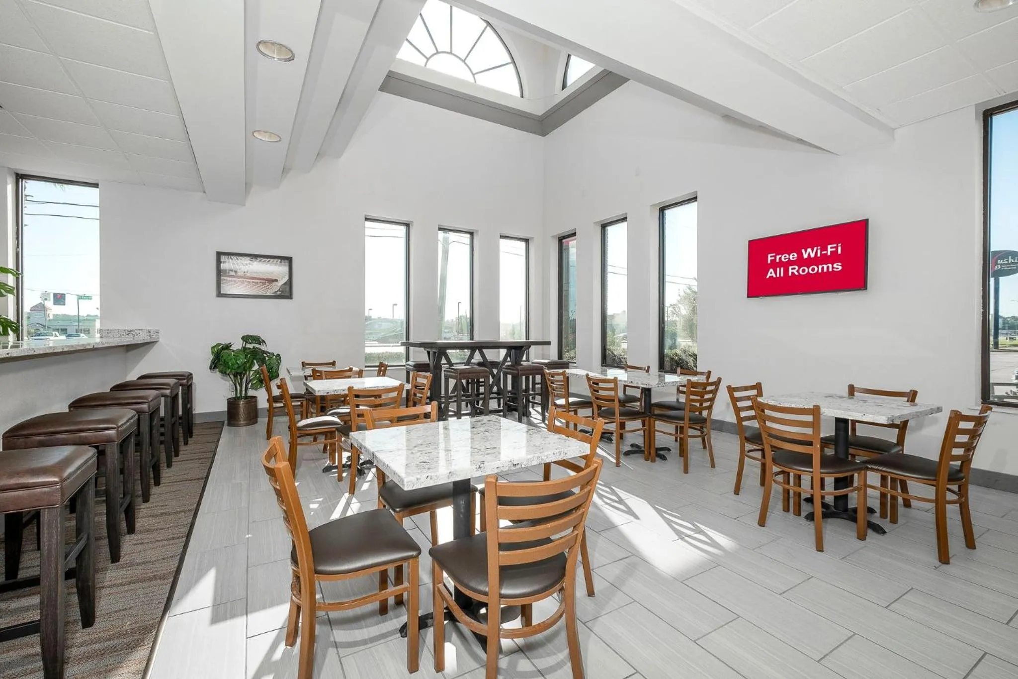 Breakfast in Red Roof Inn Gulfport - Biloxi Airport