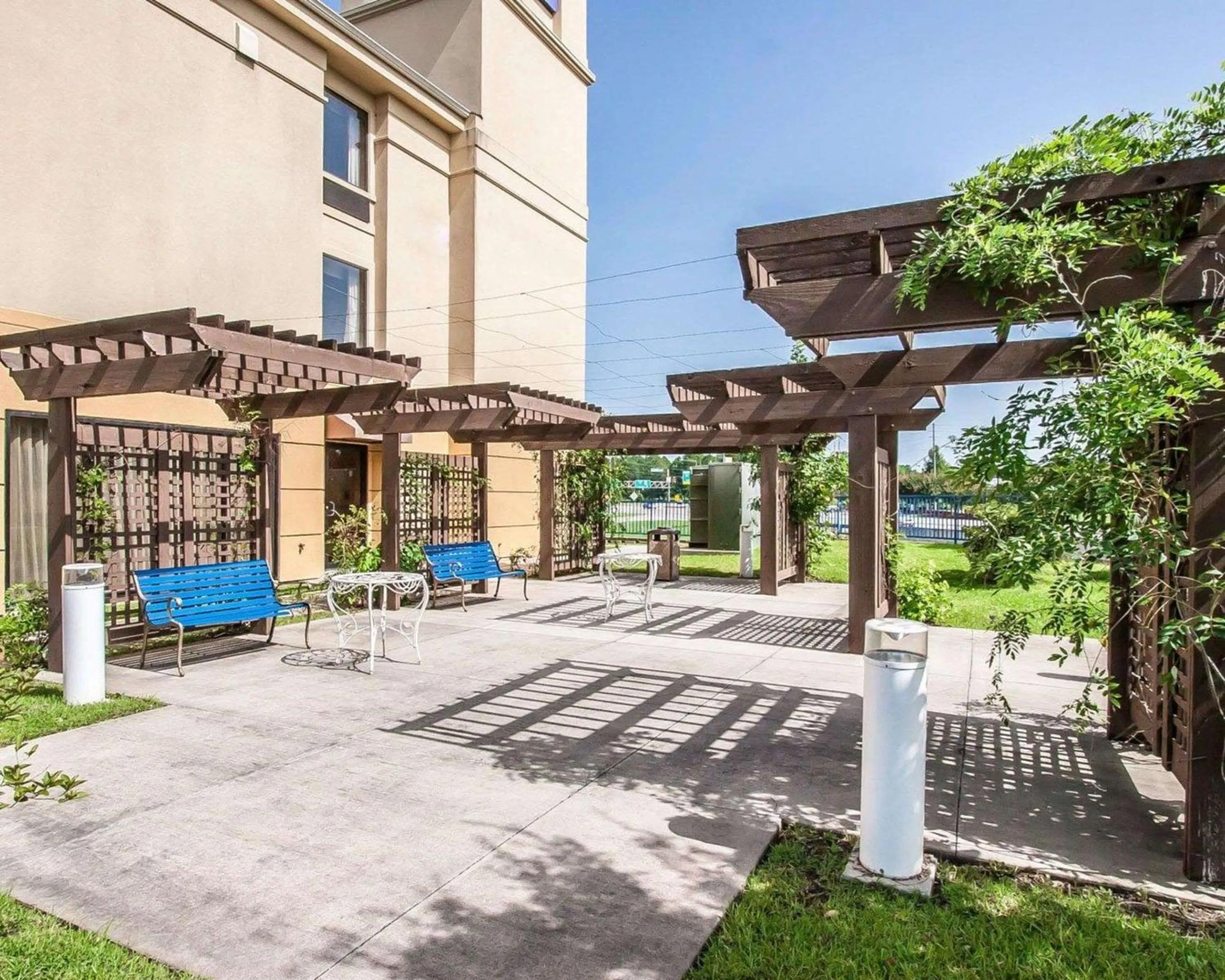 Property building in Sleep Inn & Suites Hattiesburg North