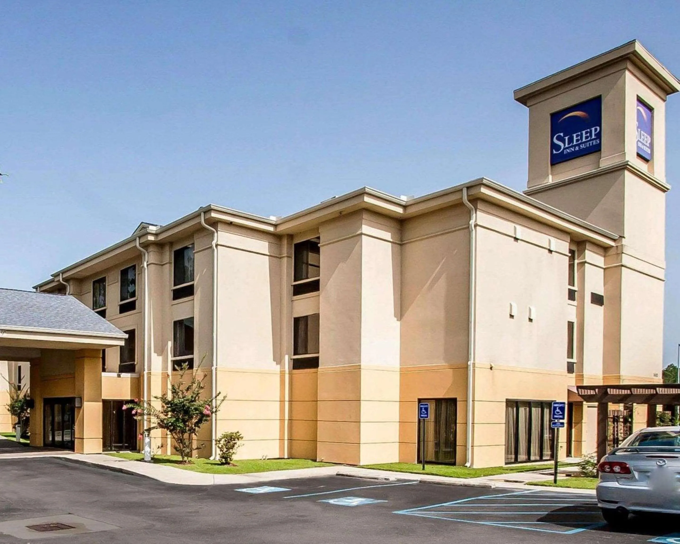 Property building in Sleep Inn & Suites Hattiesburg North