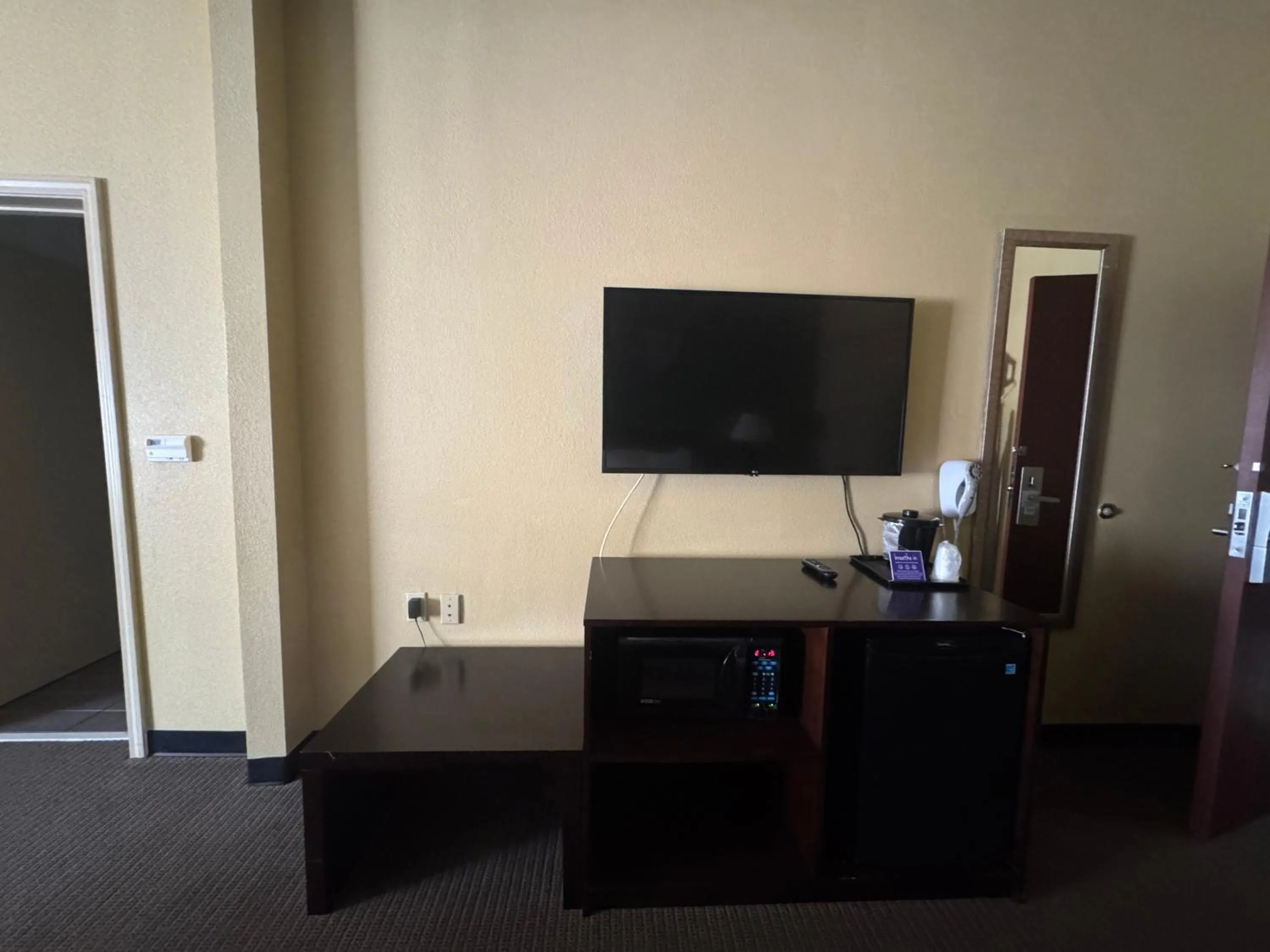 Photo of the whole room in Sleep Inn & Suites Hattiesburg North