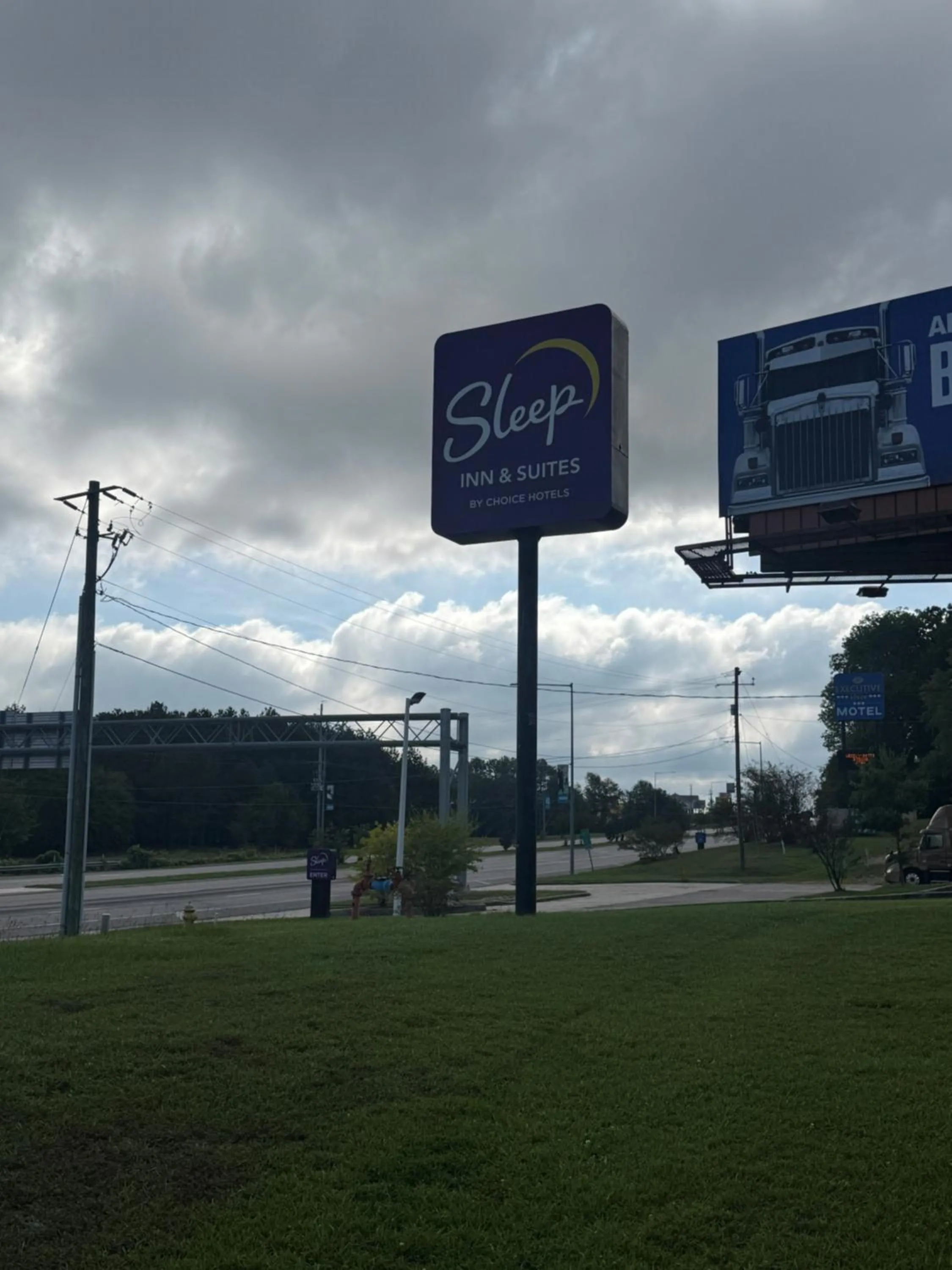 Property building in Sleep Inn & Suites Hattiesburg North