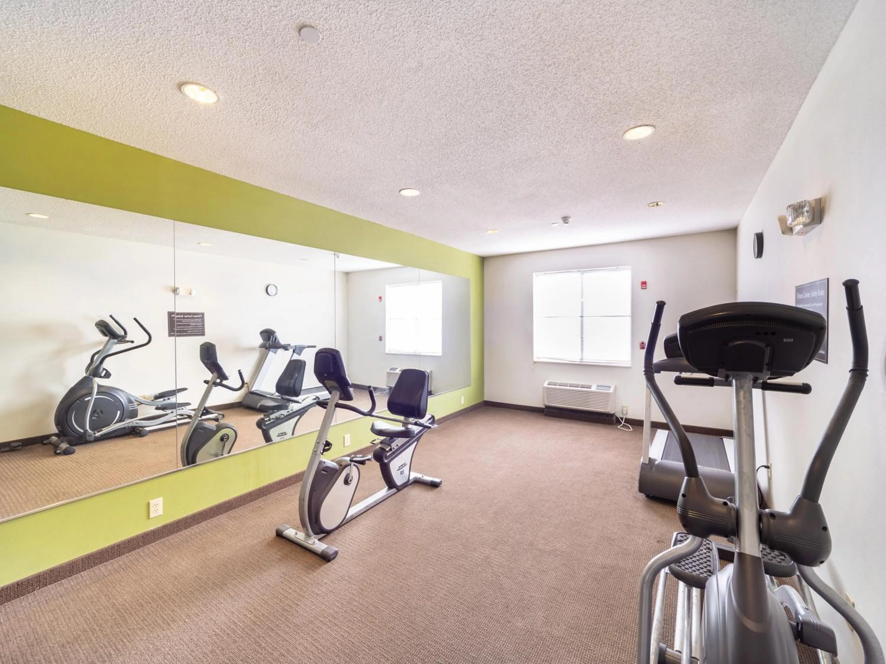Fitness centre/facilities, Fitness Center/Facilities in Ramada by Wyndham Jackson MS