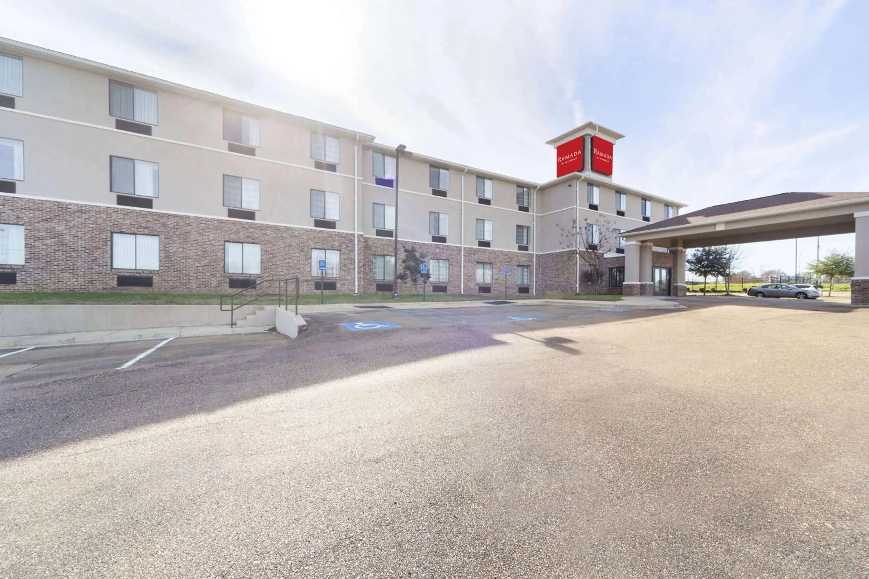 Property Building in Ramada by Wyndham Jackson MS