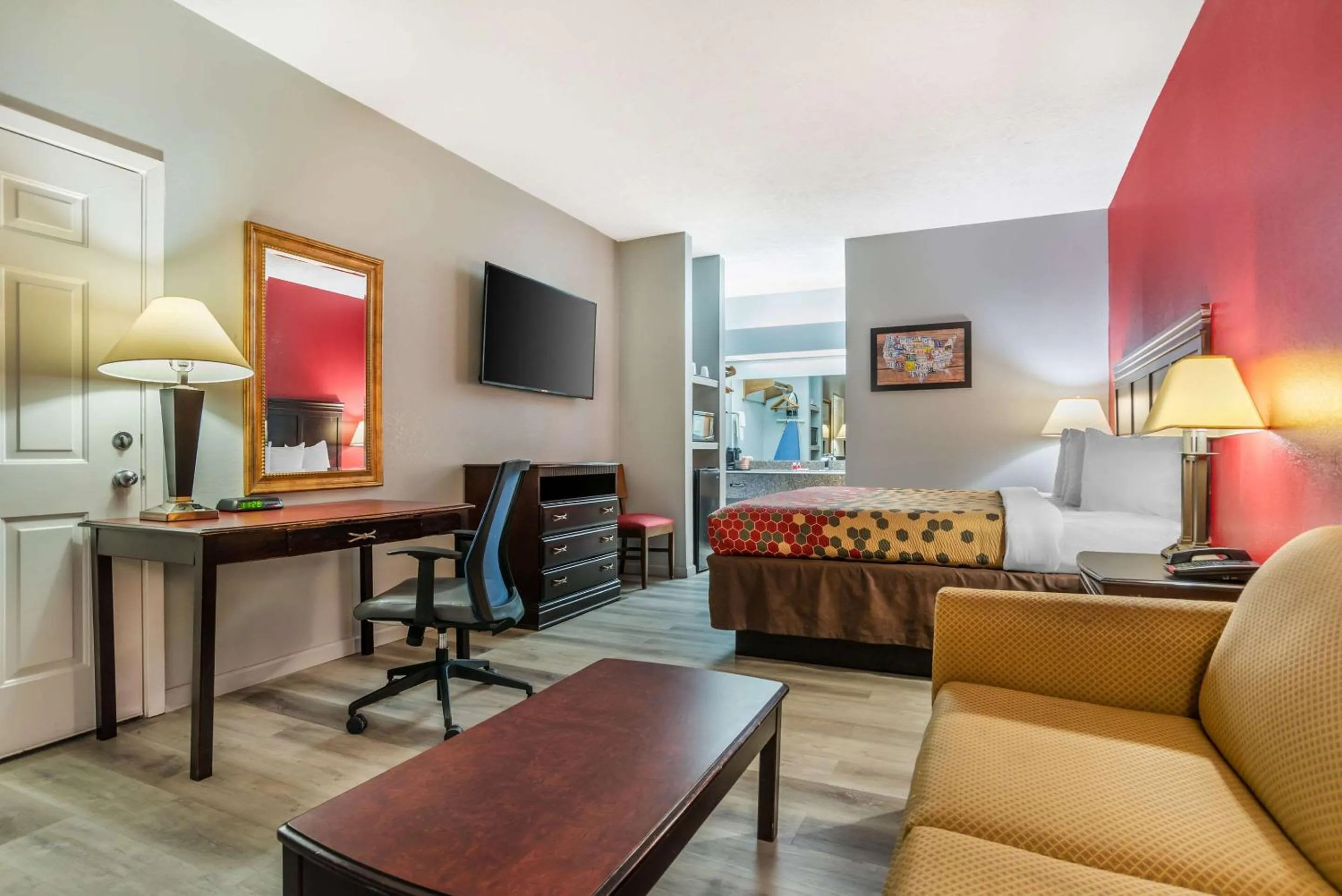 Bedroom in Econo Lodge Inn & Suites Philadelphia MS