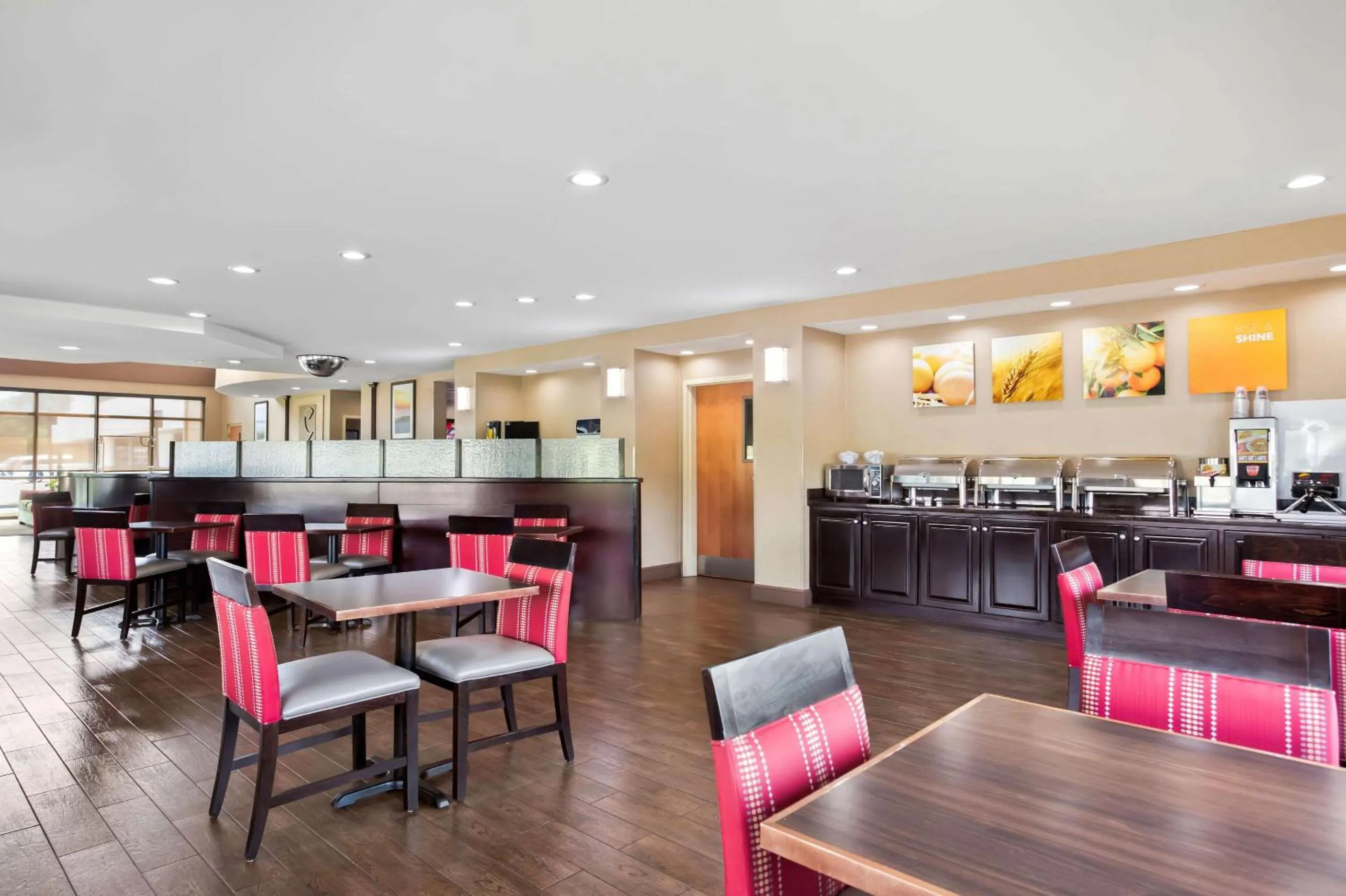 Breakfast in Comfort Suites