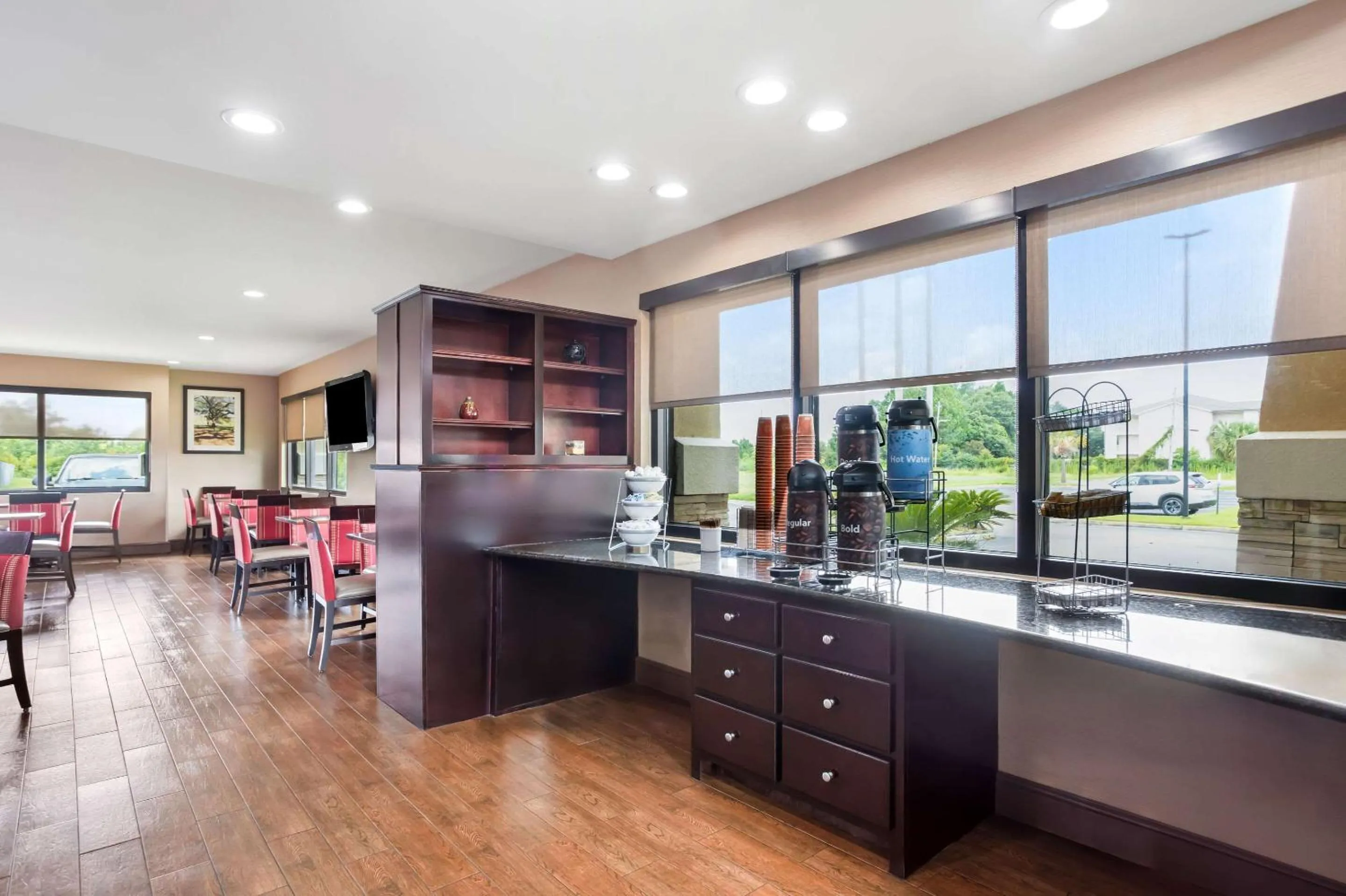 Breakfast in Comfort Suites