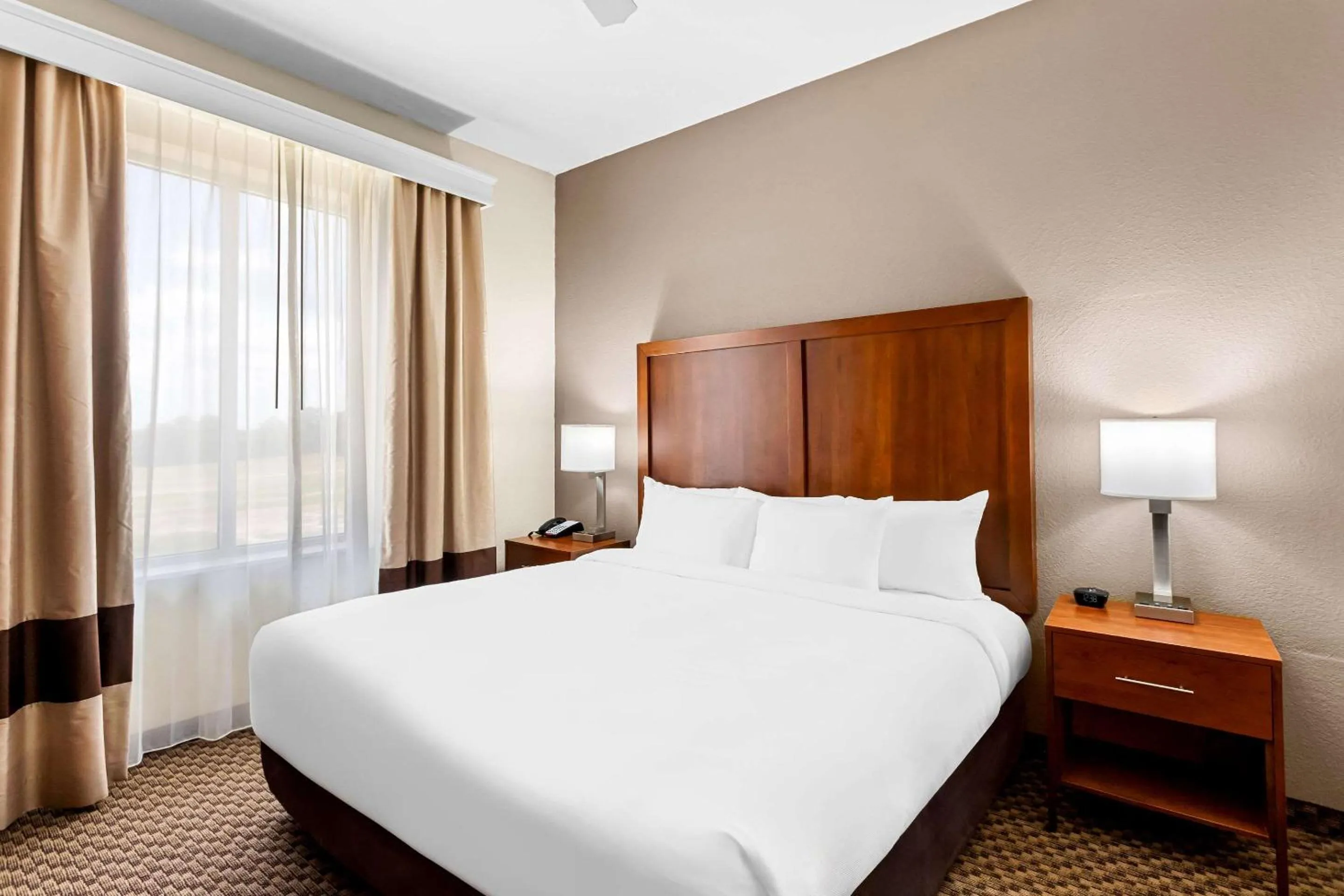 Bedroom, Bed in Comfort Inn & Suites Grenada