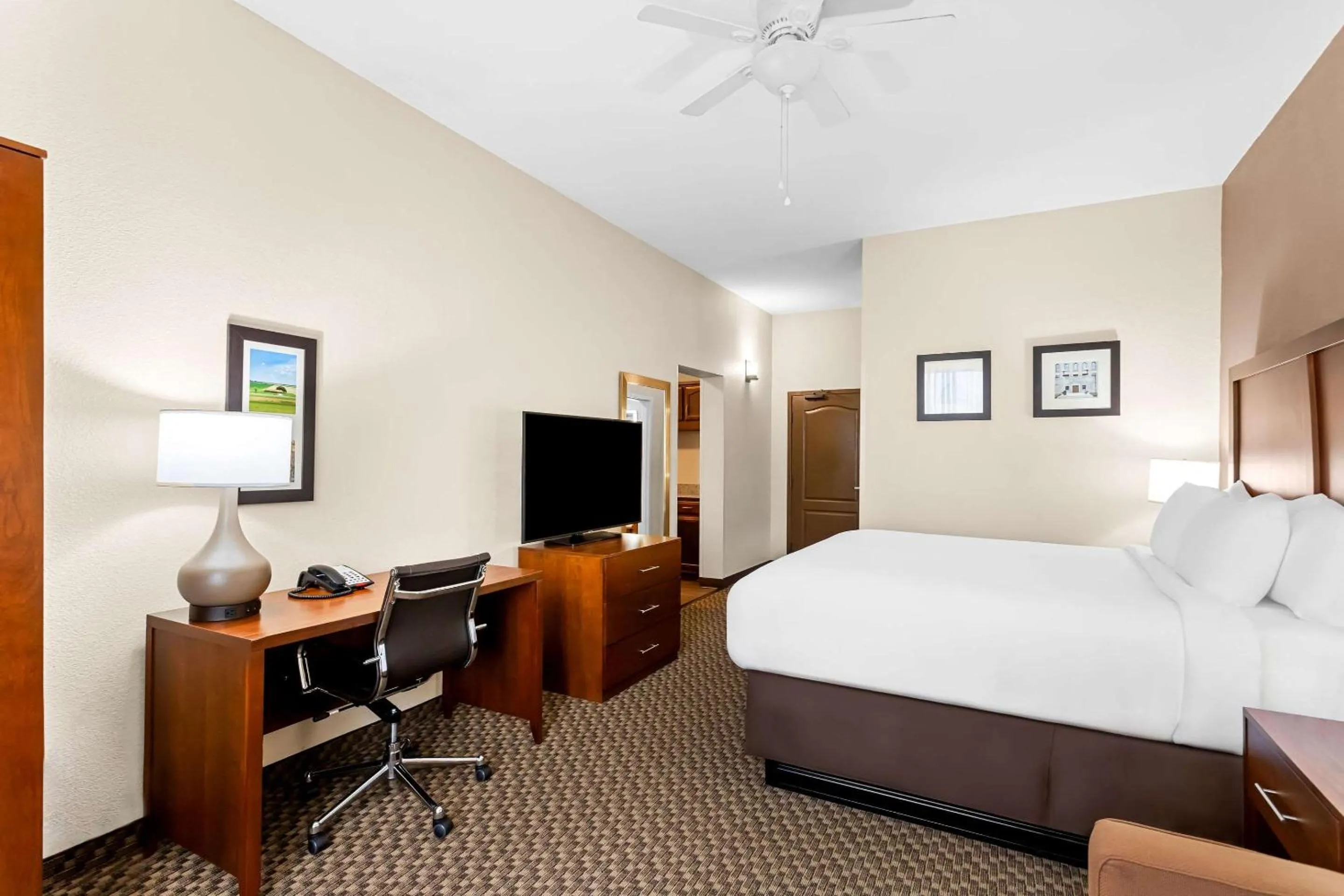 Bedroom, Bed in Comfort Inn & Suites Grenada