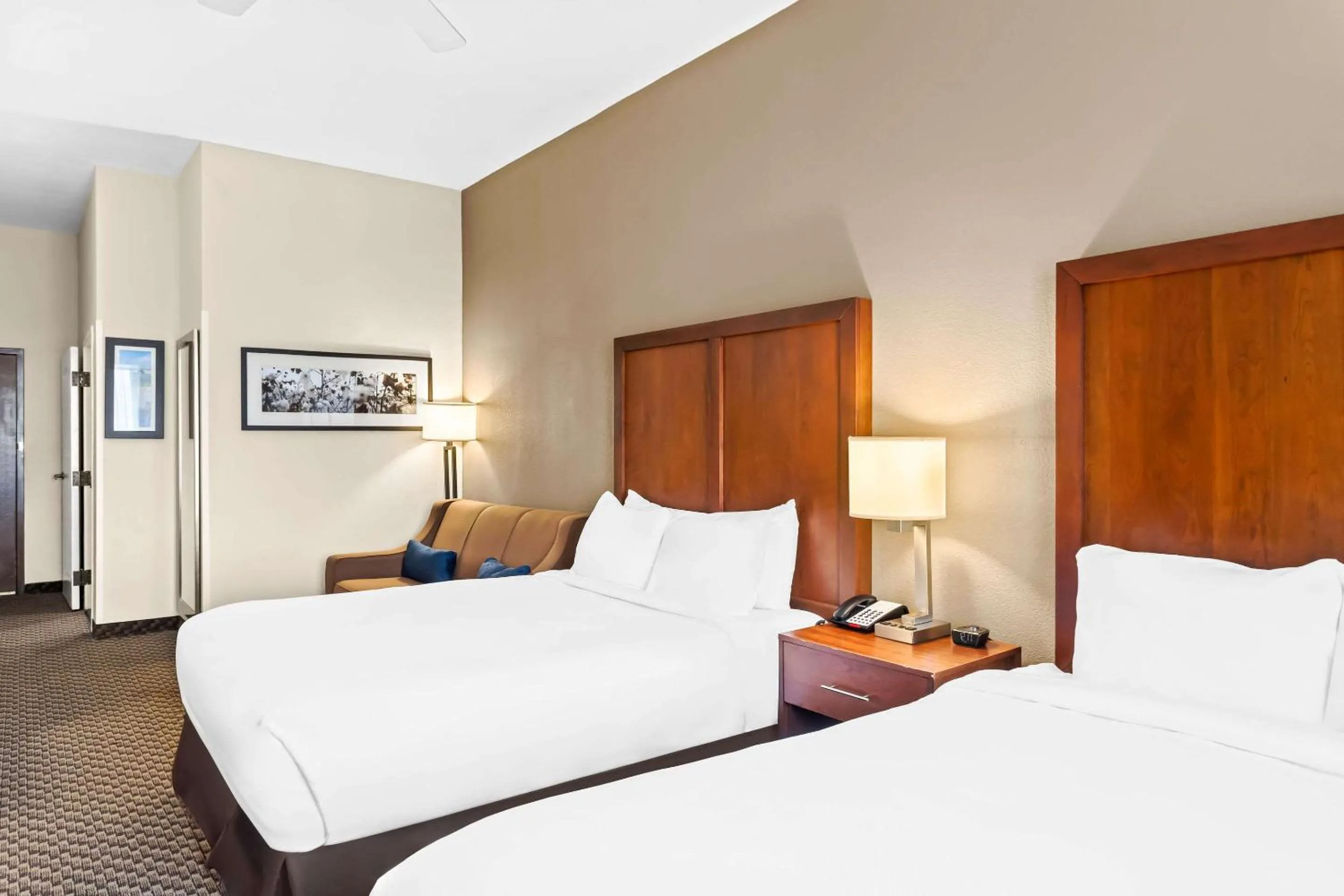 Bedroom, Bed in Comfort Inn & Suites Grenada