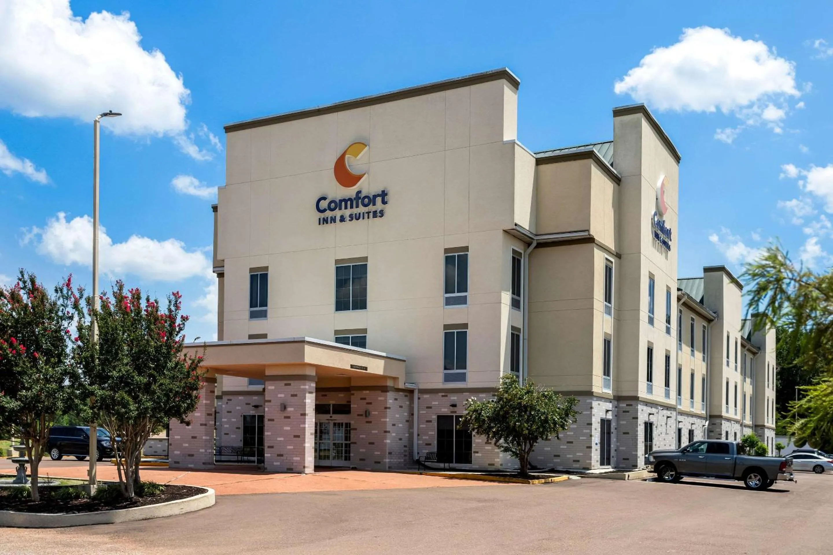 Property building in Comfort Inn & Suites Grenada