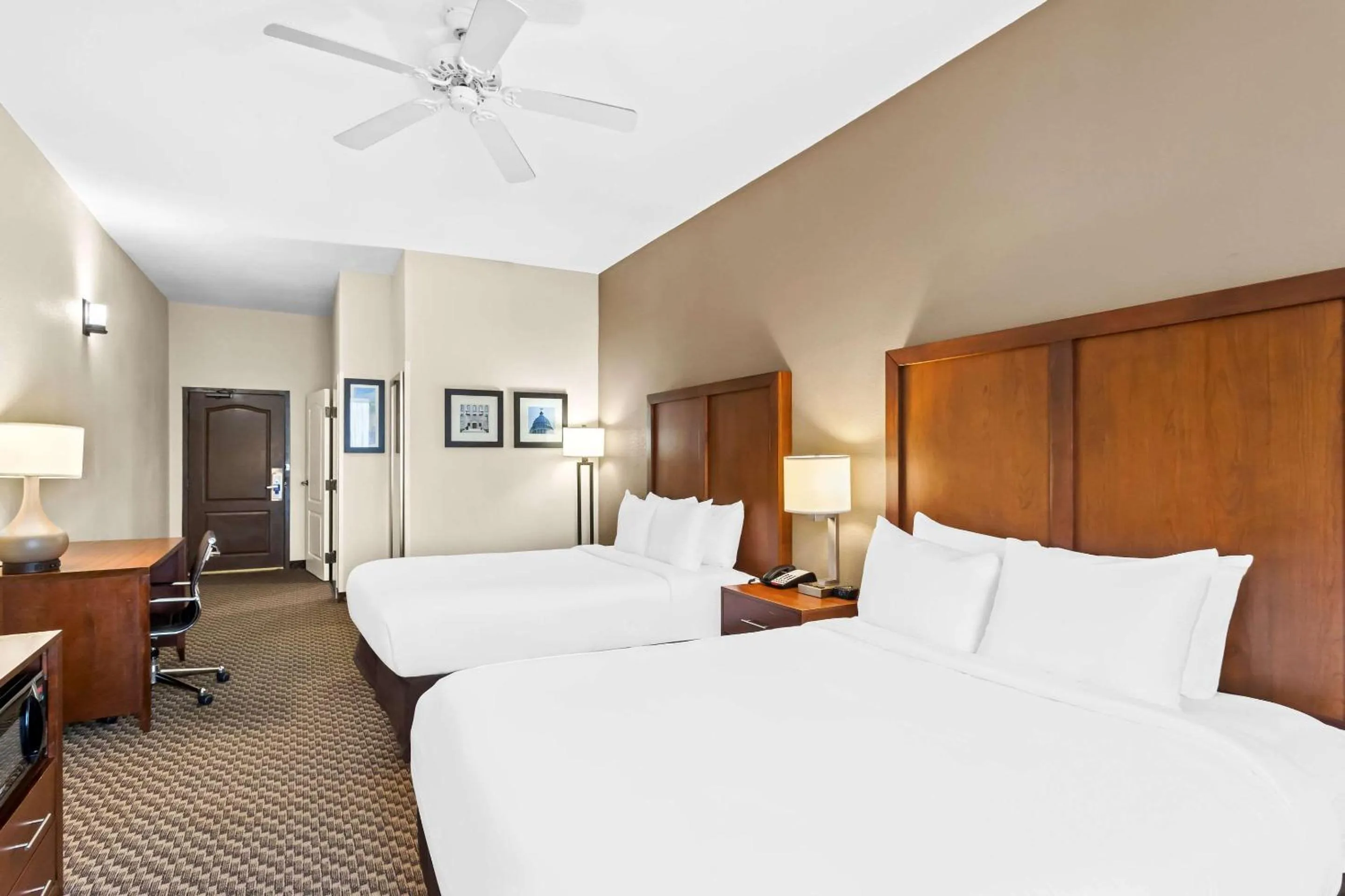 Bedroom, Bed in Comfort Inn & Suites Grenada