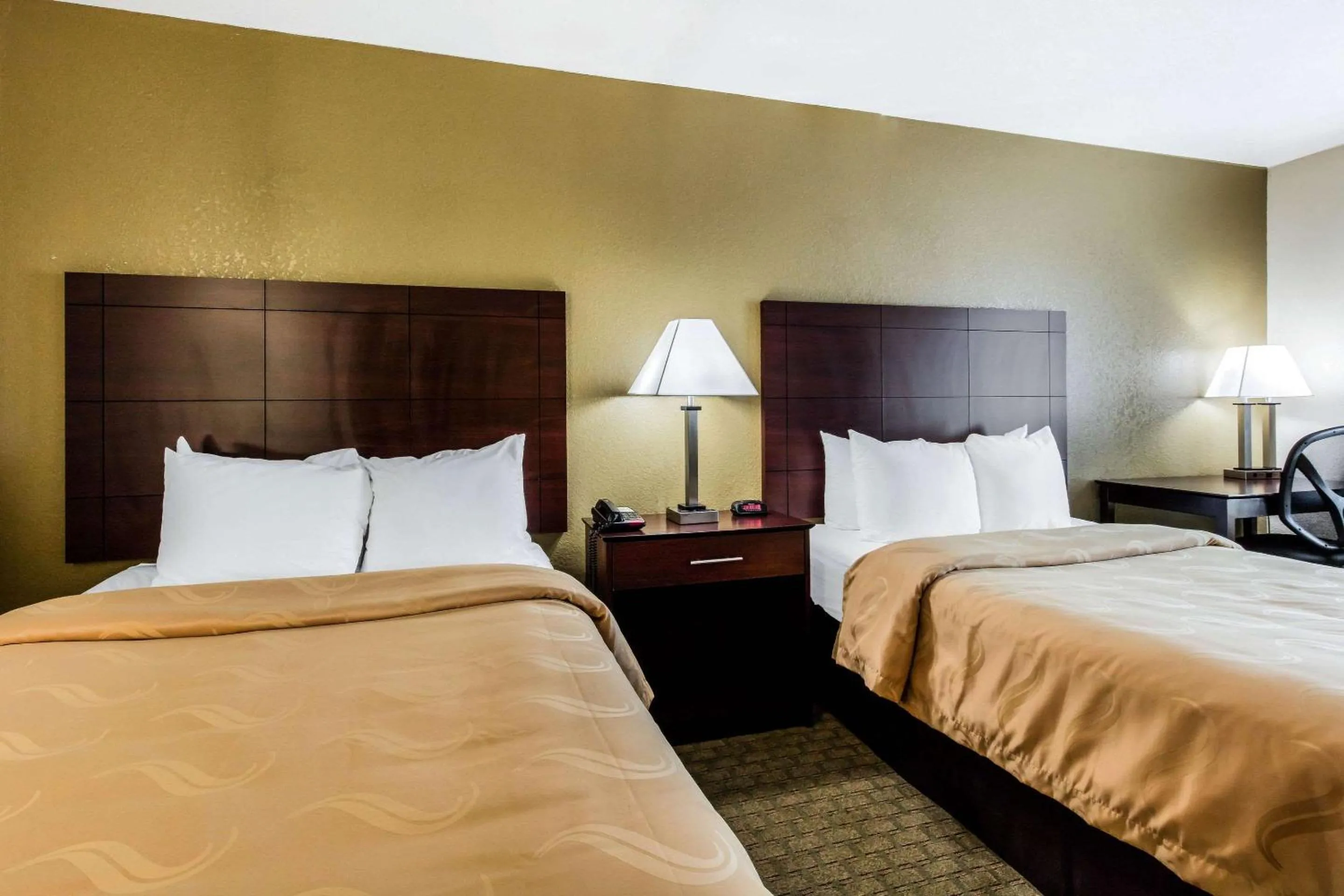 Photo of the whole room, Bed in Quality Inn