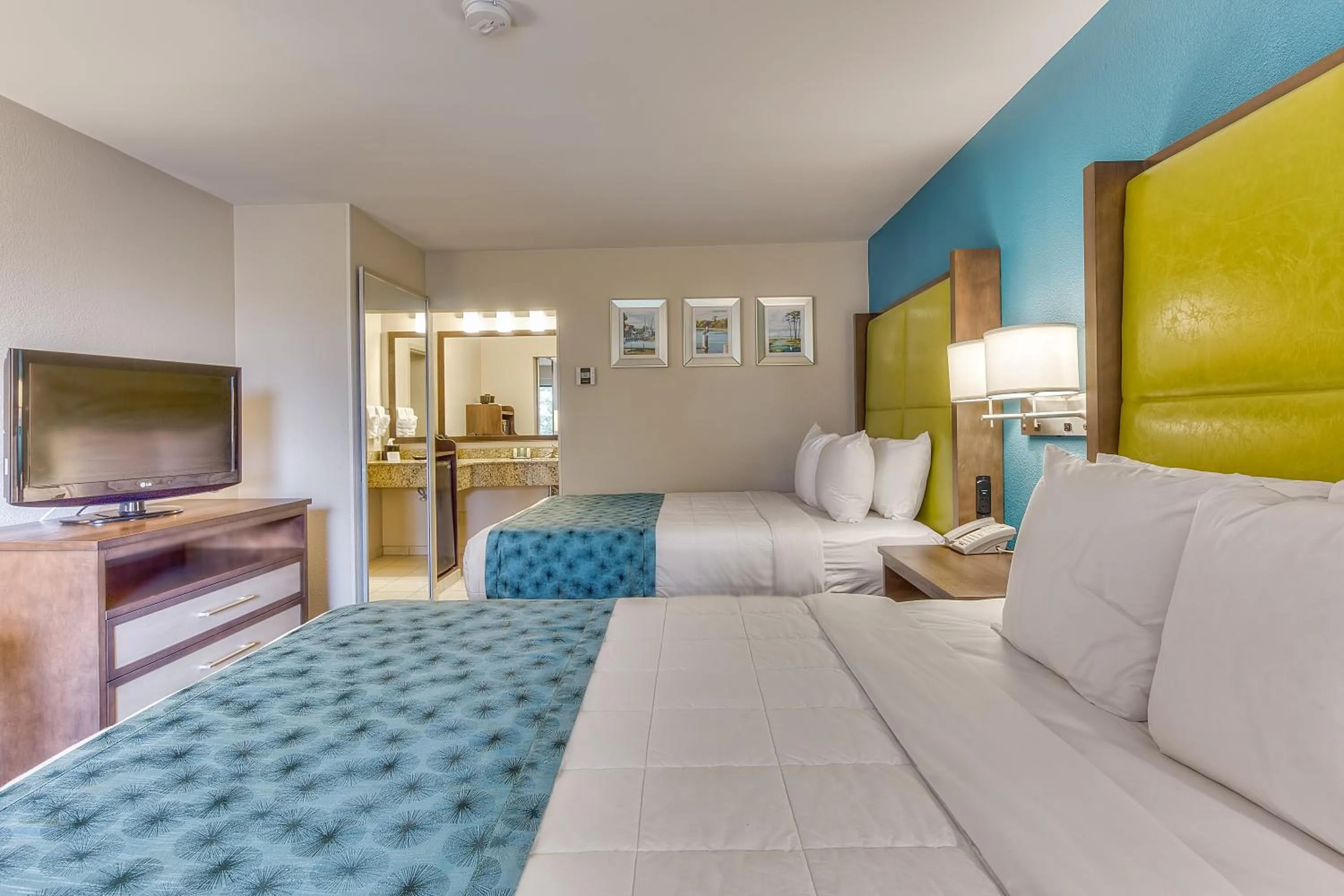 Bedroom, Bed in Quality Inn Gulfport I-10