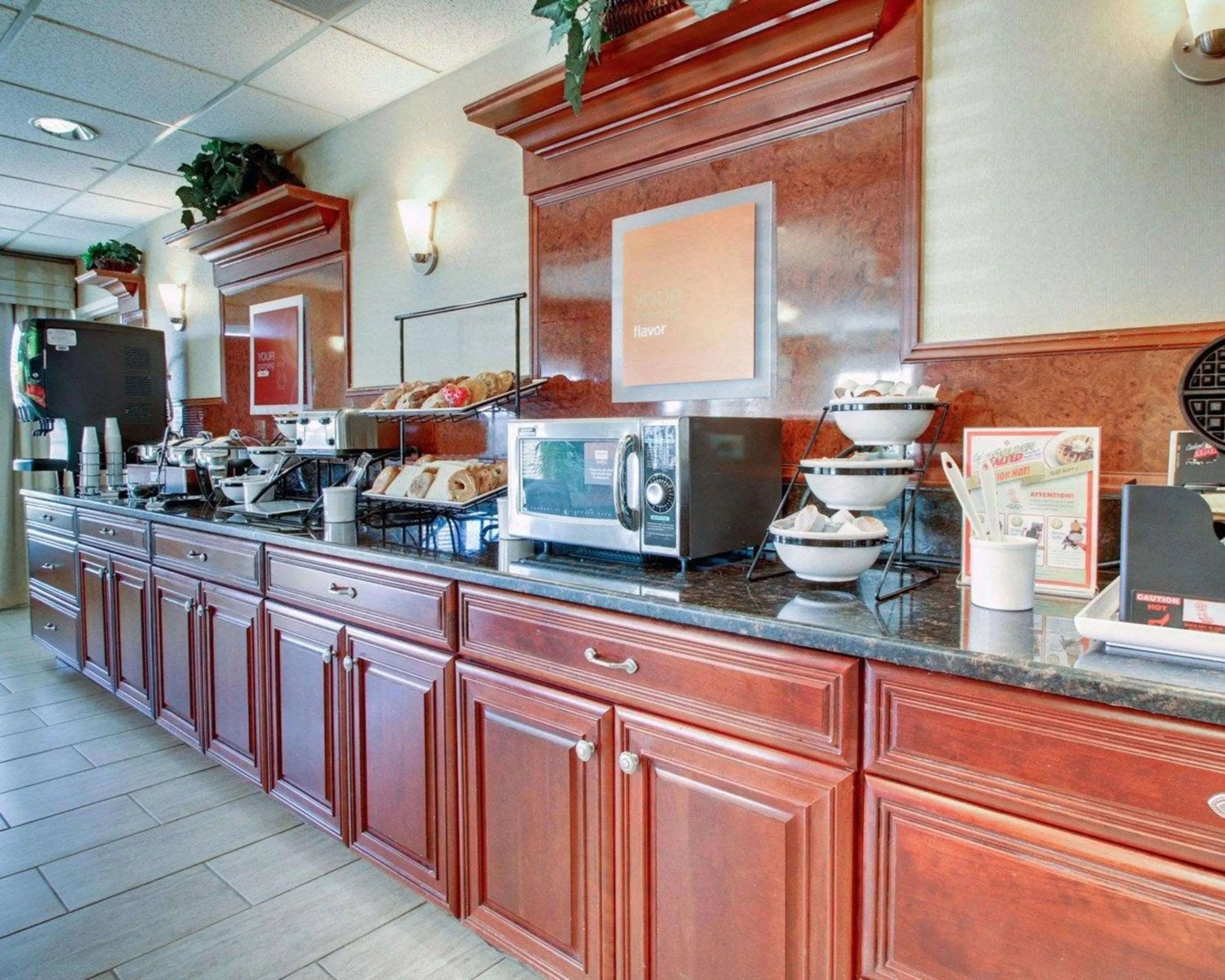 Restaurant/places to eat in Comfort Inn Moss Point Pascagoula