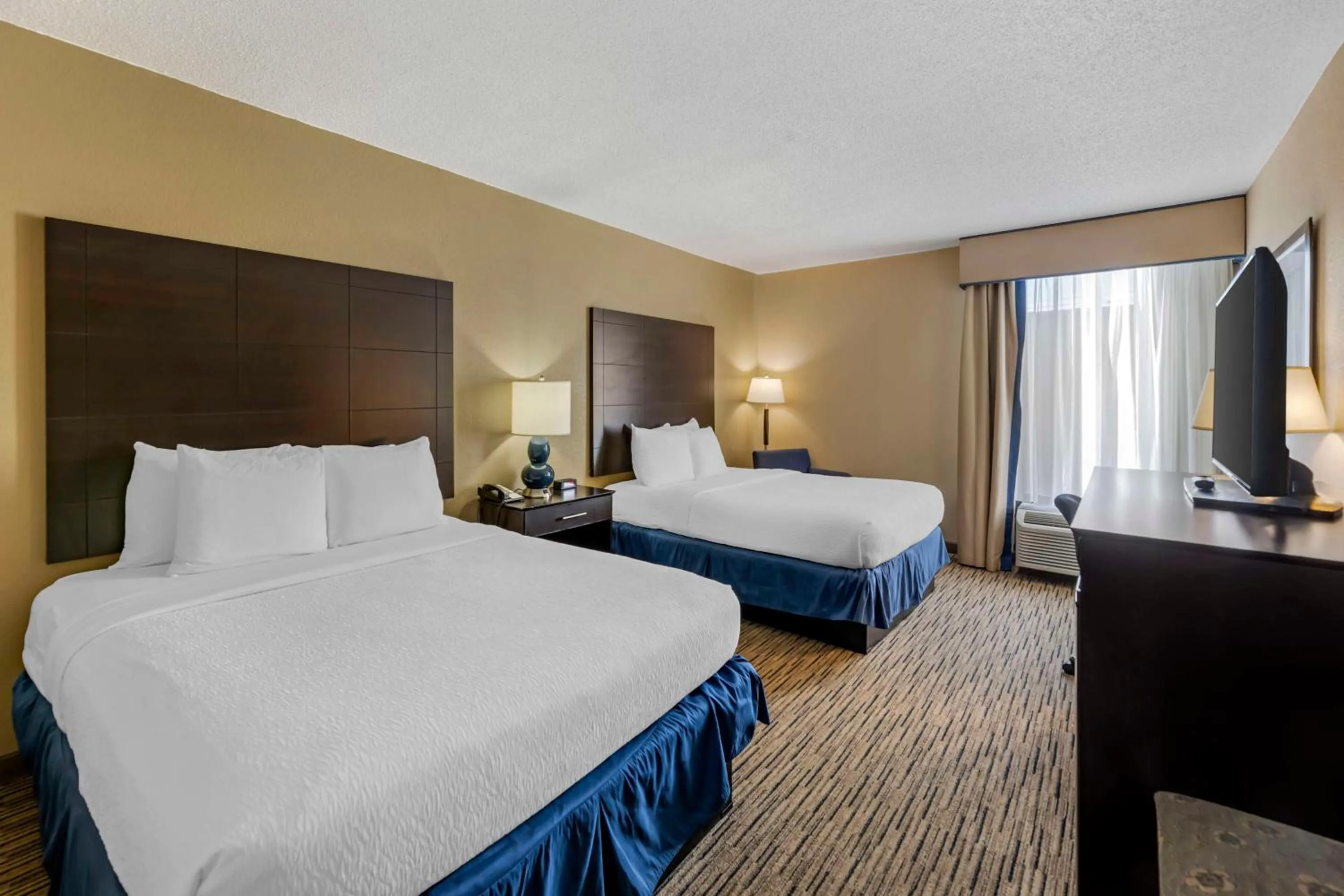 Bedroom, Bed in Best Western New Albany