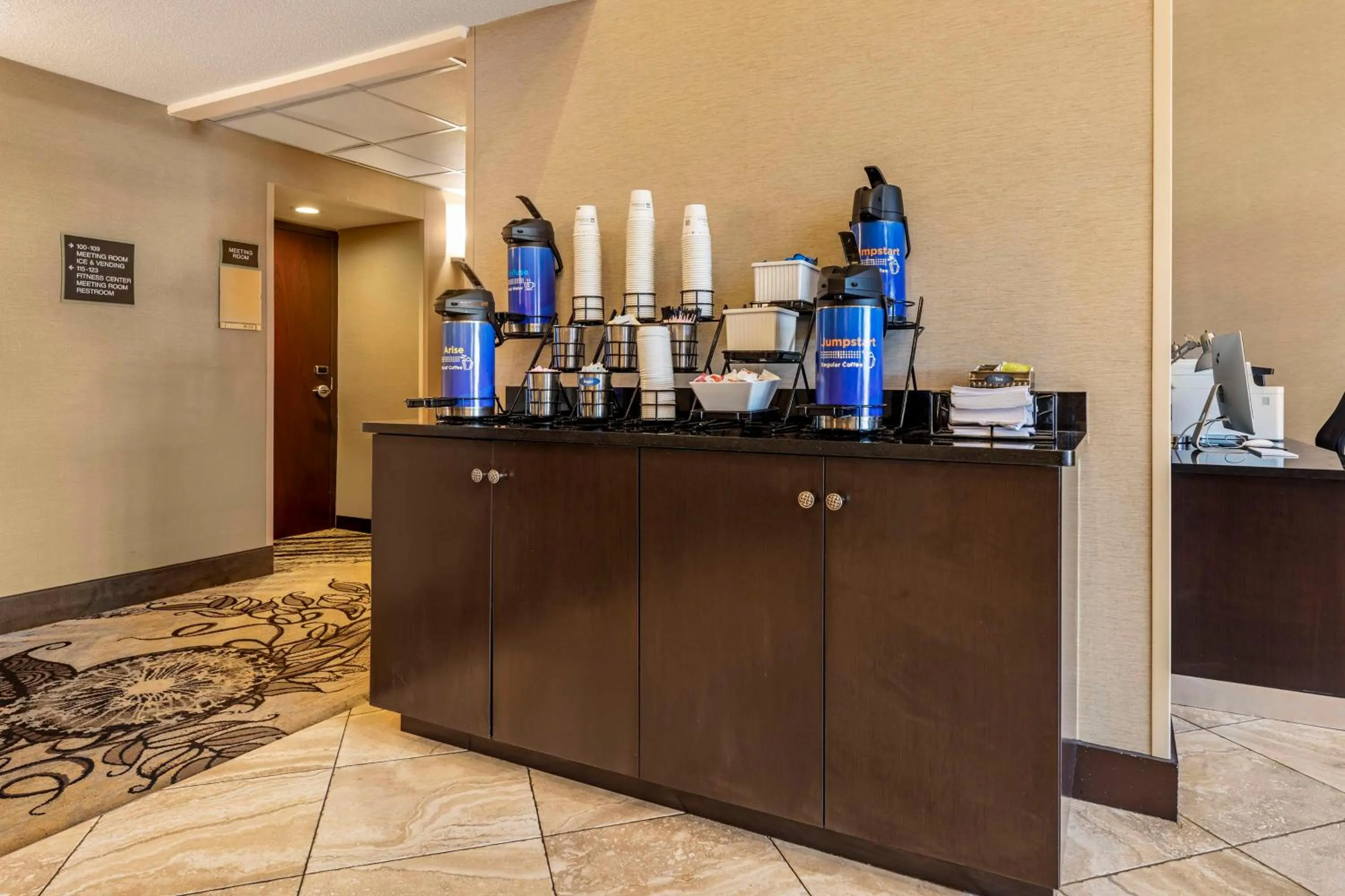 Lobby or reception in Best Western New Albany