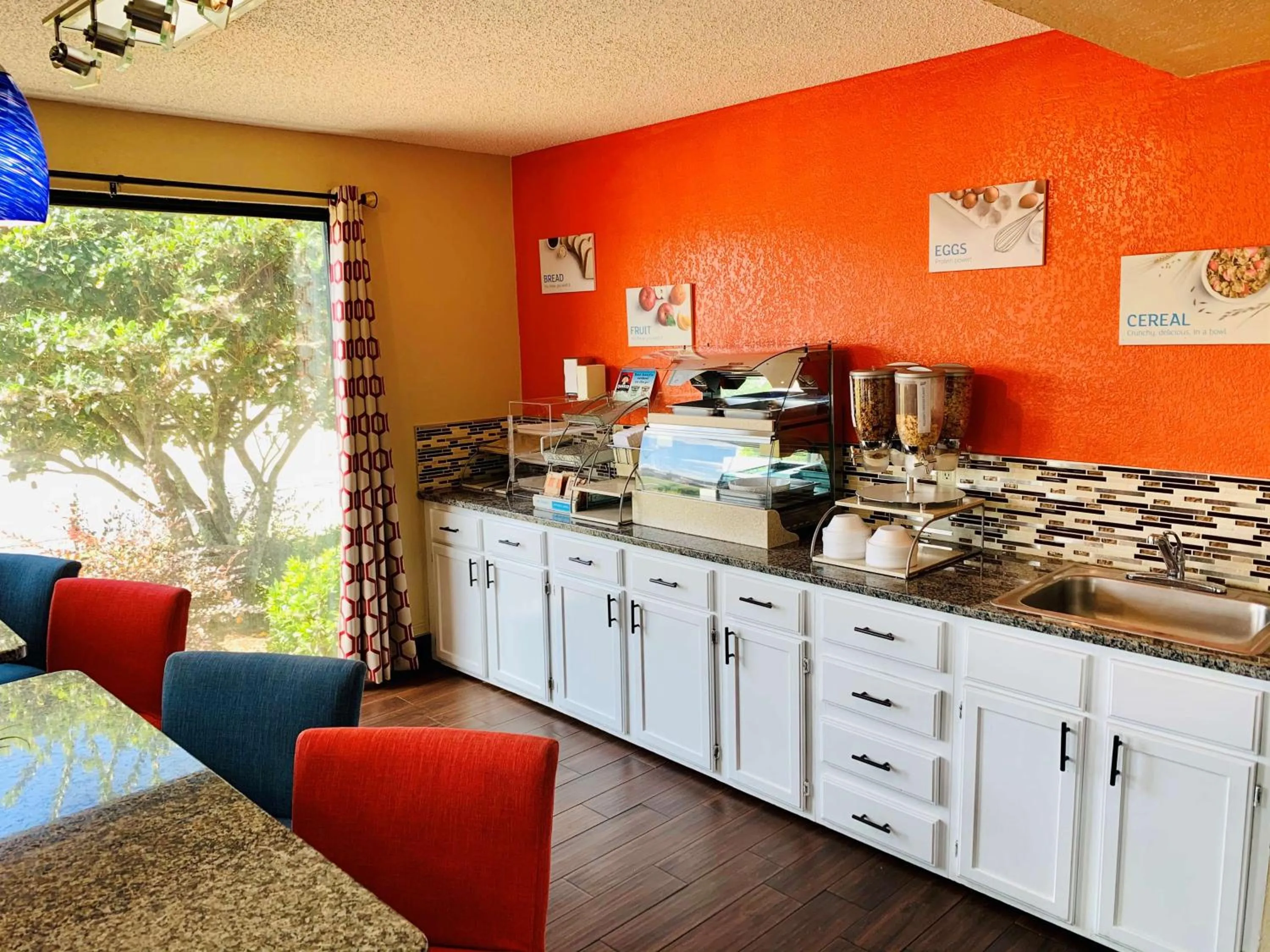 Breakfast in SureStay Hotel by Best Western Meridian