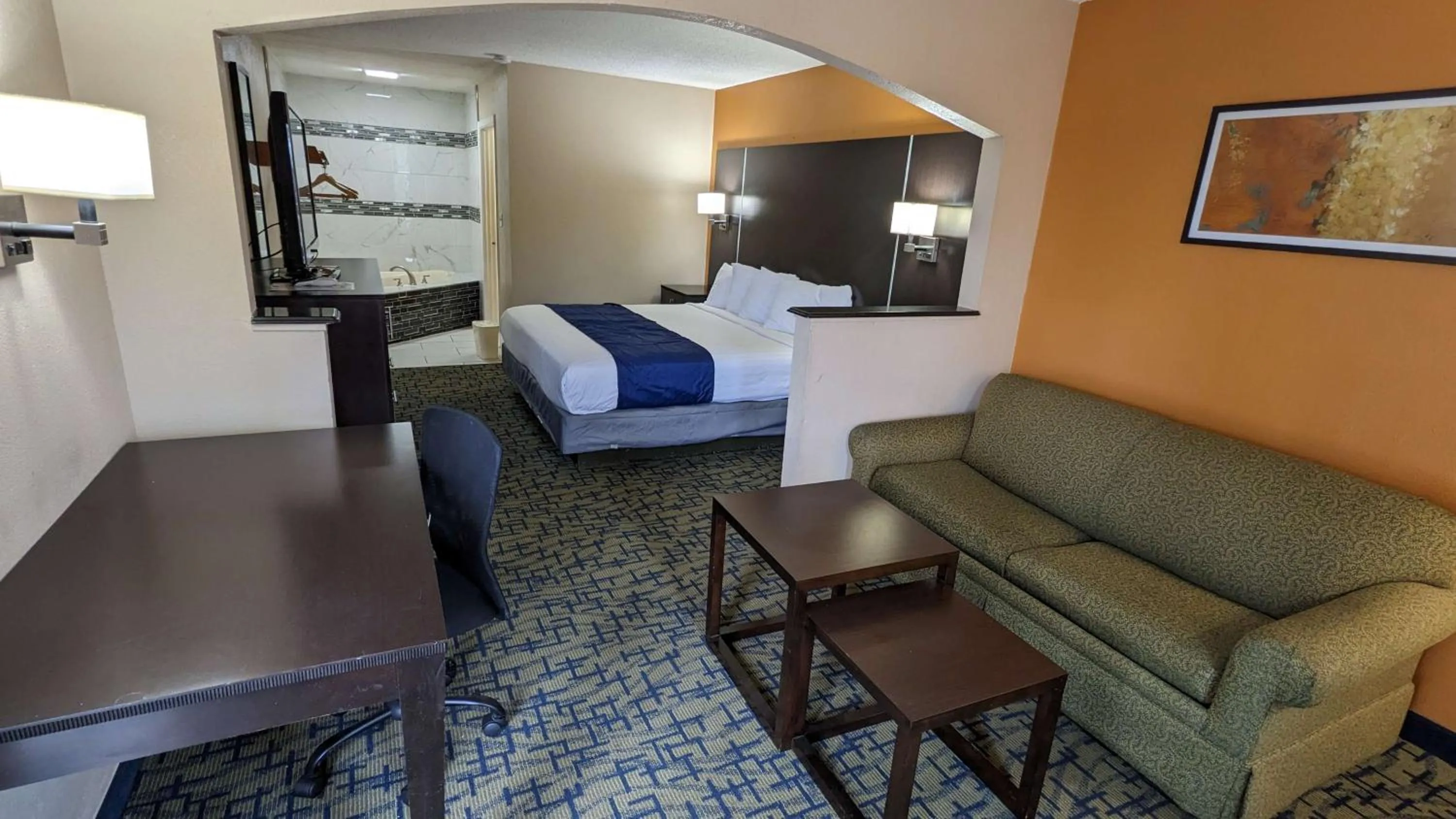 Bedroom, Bed in SureStay Hotel by Best Western Meridian