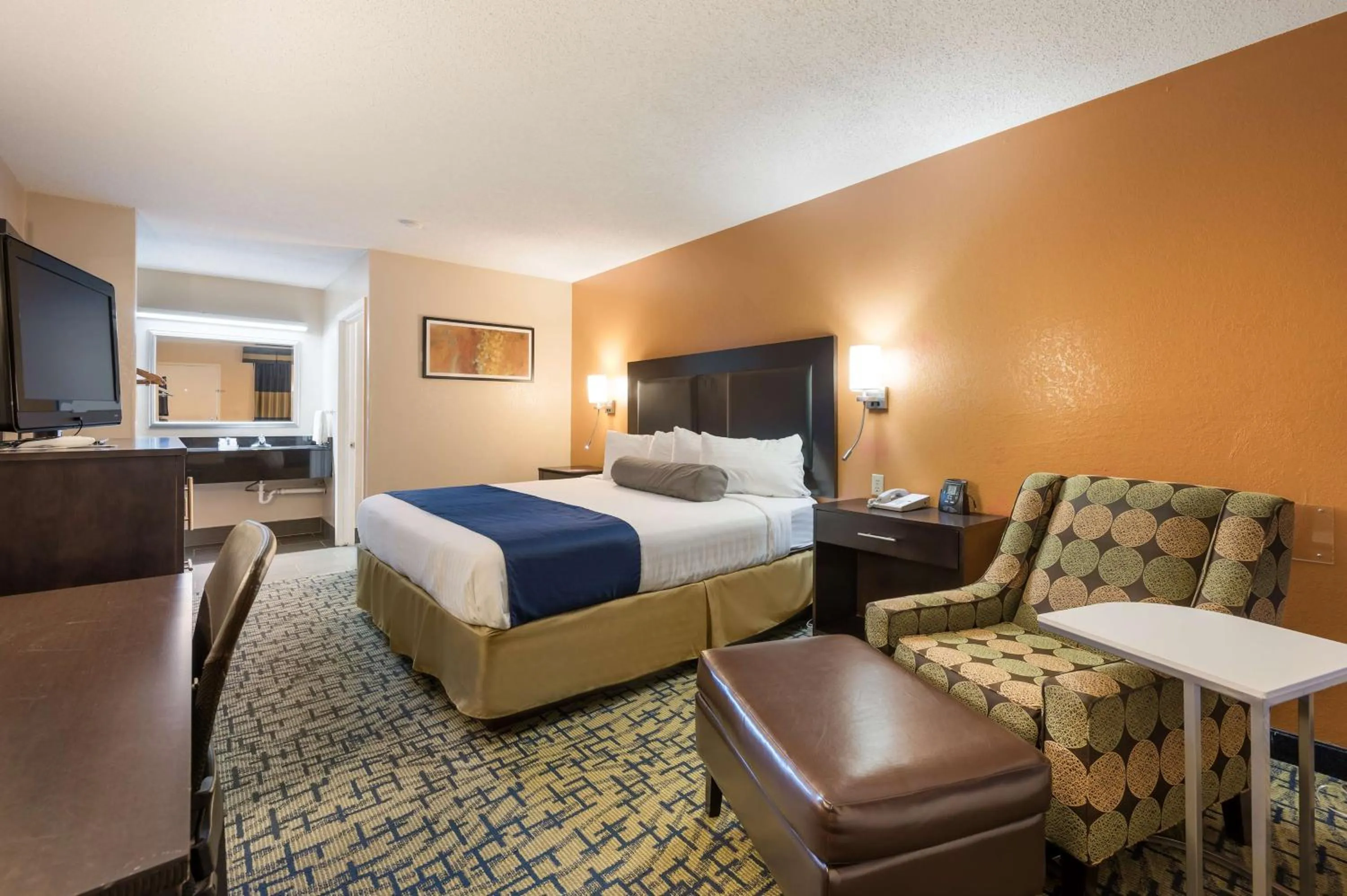 Bedroom, Bed in SureStay Hotel by Best Western Meridian
