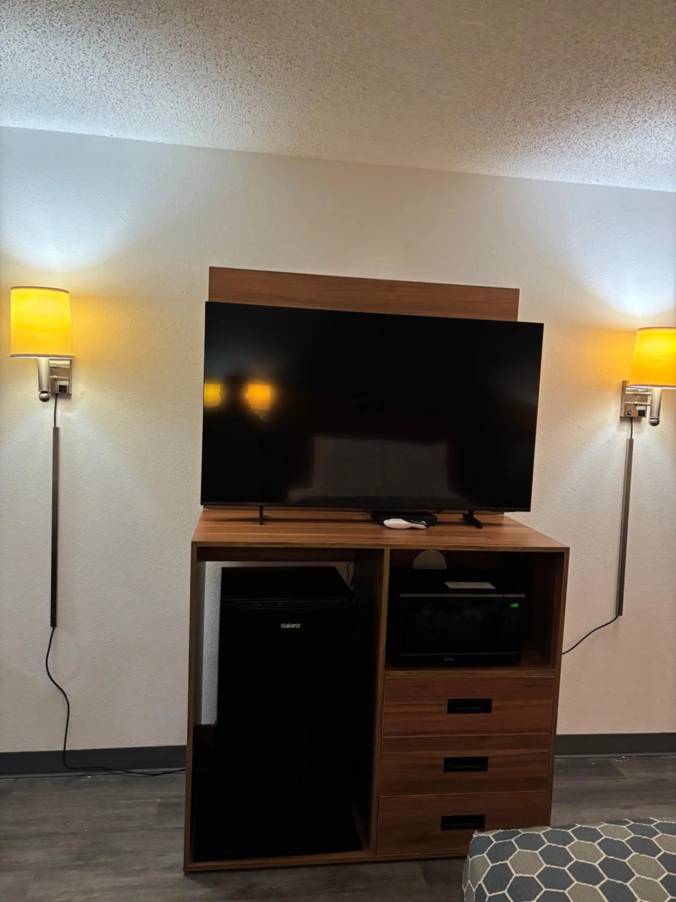 TV and multimedia in Econo Lodge Yazoo City