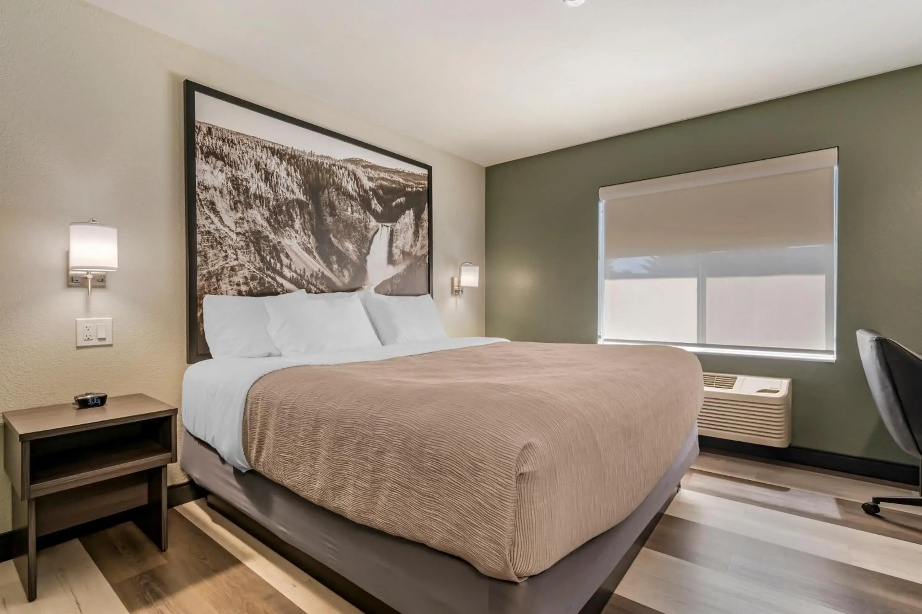 King Room - Non Smoking/Ground floor/Interior Hall in Quality Inn Red Lodge Gateway To Yellowstone King Room - Non Smoking/Ground floor/Interior Hall in Quality Inn Red Lodge Gateway To Yellowstone