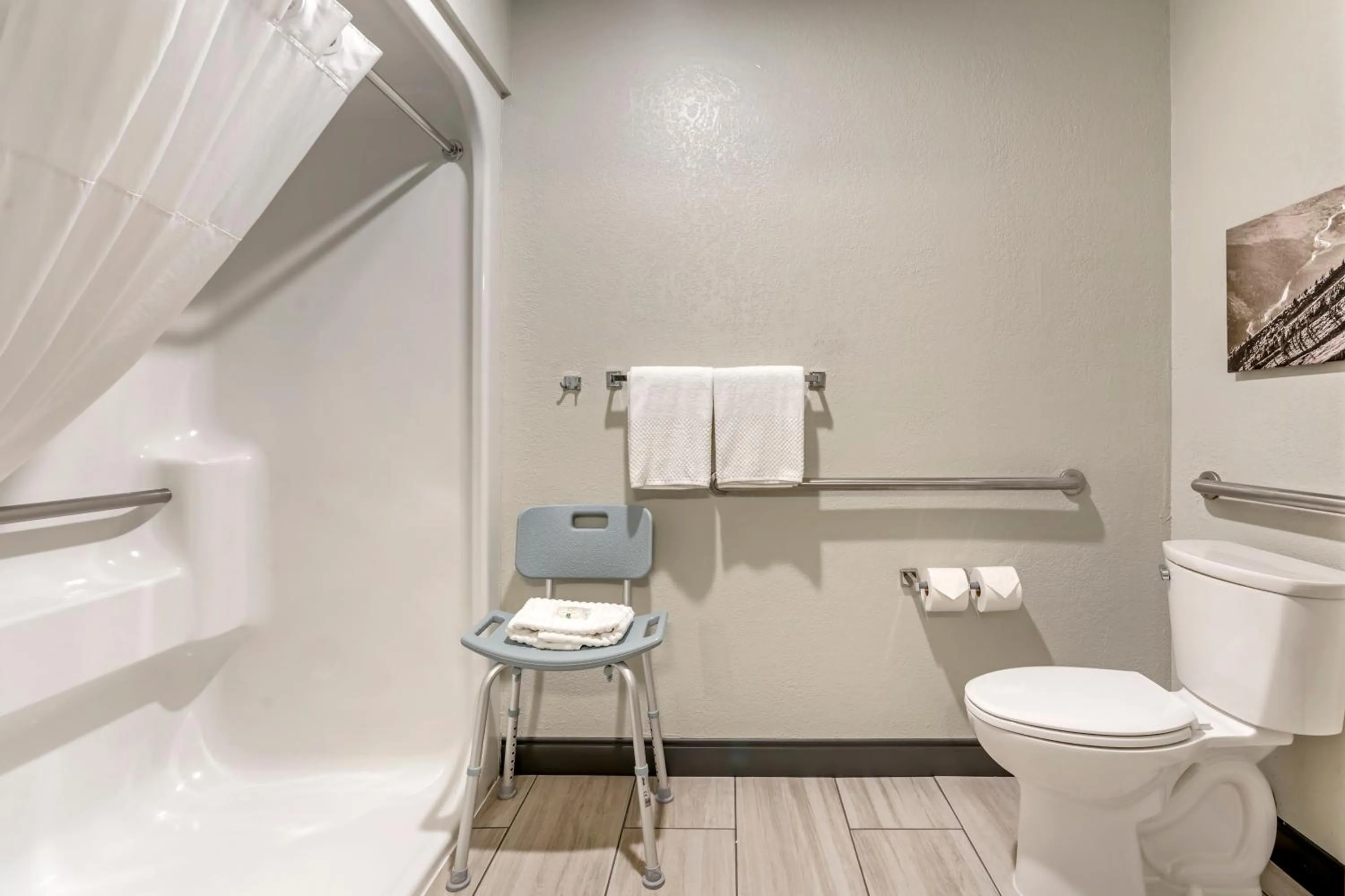 Shower in Quality Inn Red Lodge Gateway To Yellowstone