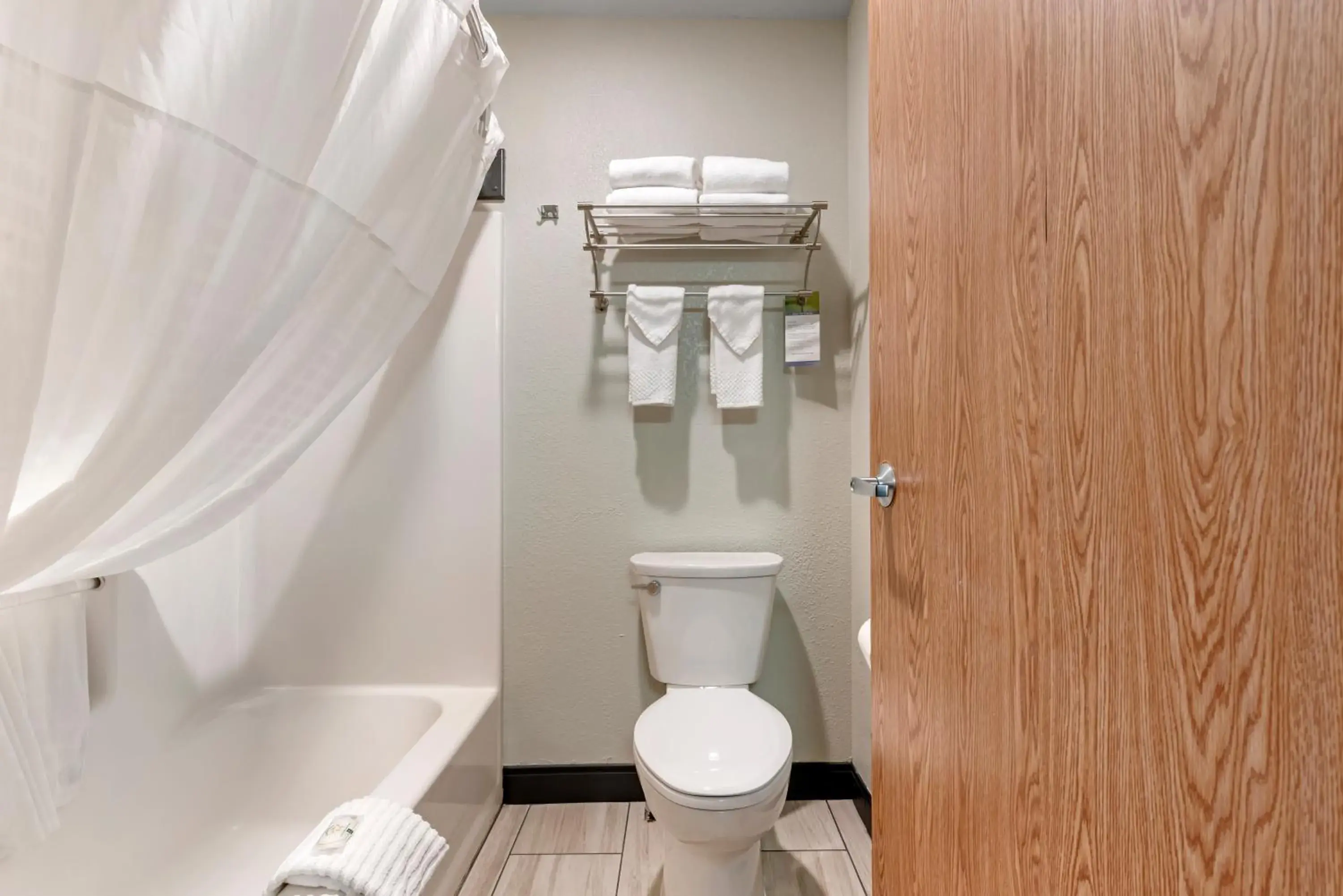 Standard King Room - Non-Smoking in Quality Inn Red Lodge Gateway To Yellowstone Standard King Room - Non-Smoking in Quality Inn Red Lodge Gateway To Yellowstone