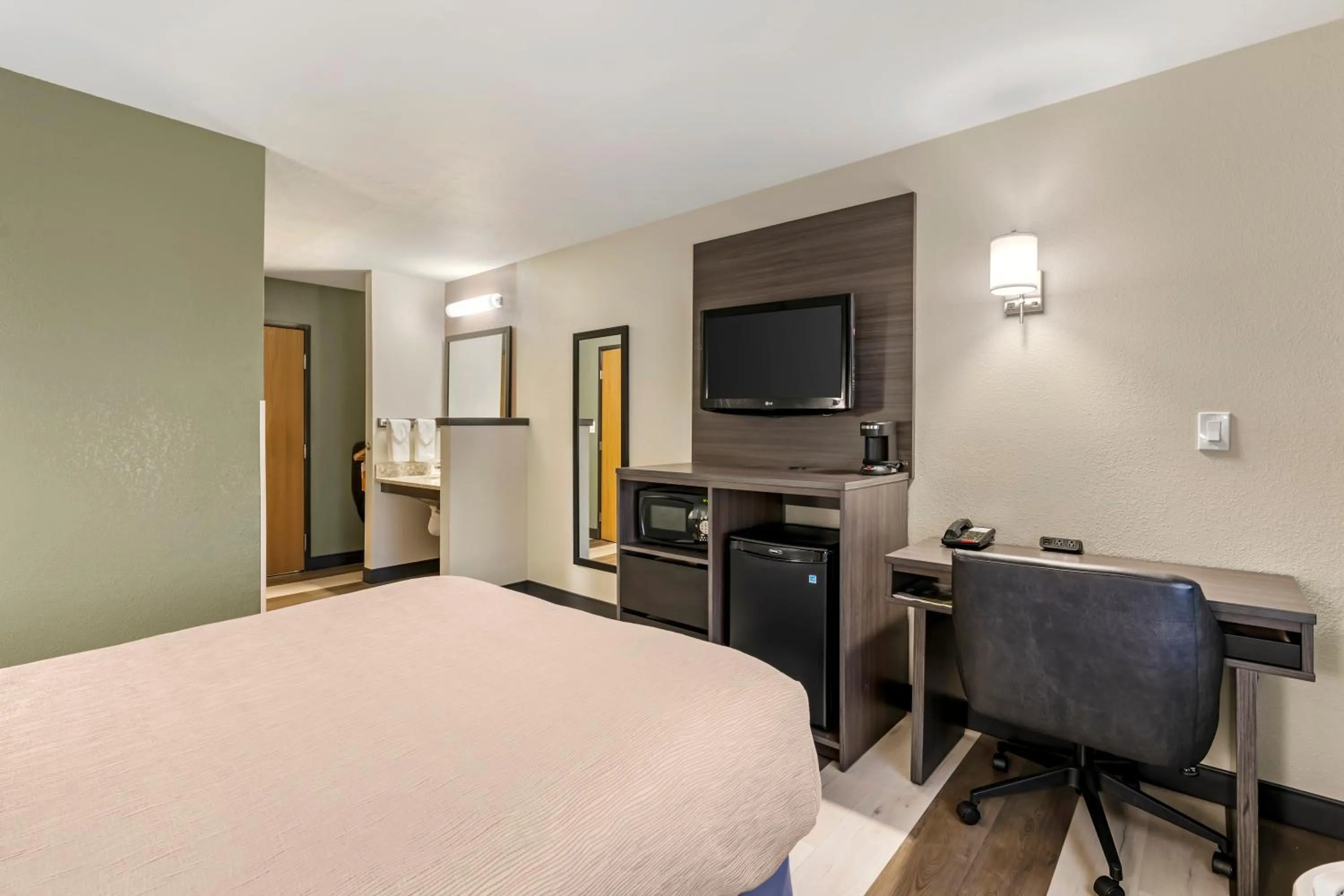 Bed in Quality Inn Red Lodge Gateway To Yellowstone