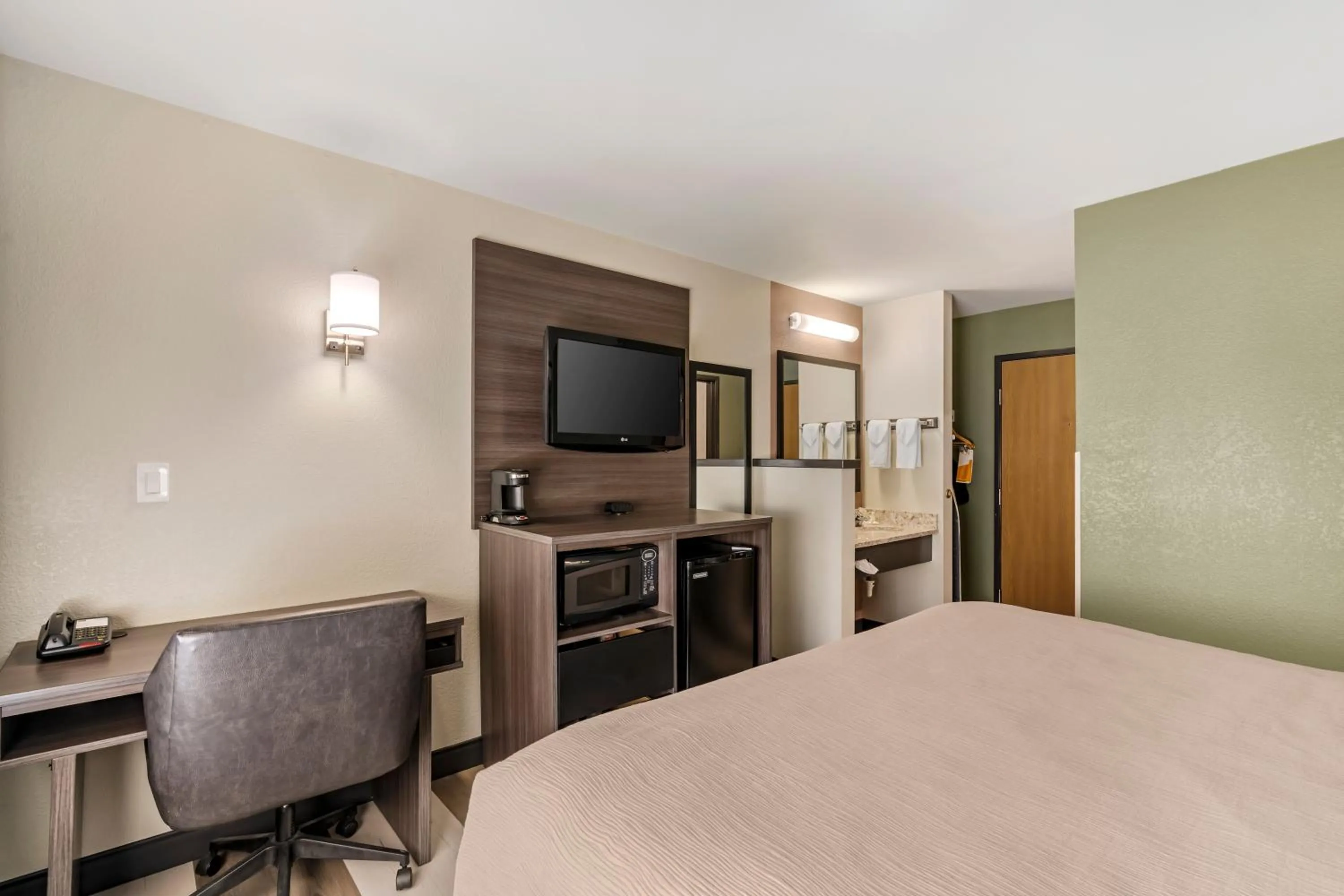 Bed in Quality Inn Red Lodge Gateway To Yellowstone