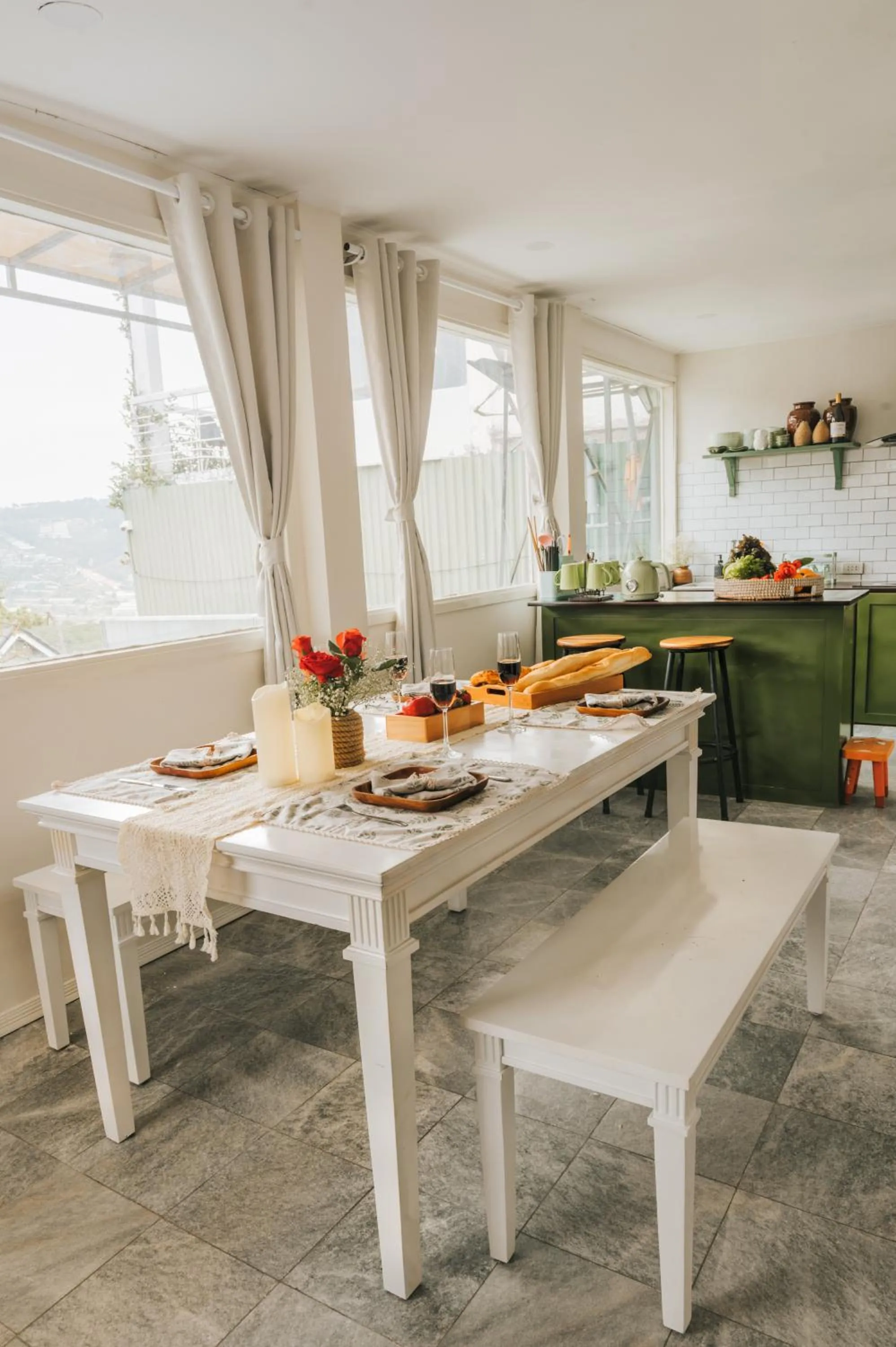 Seating area in Ngàn Phố Studio & Love Hotel