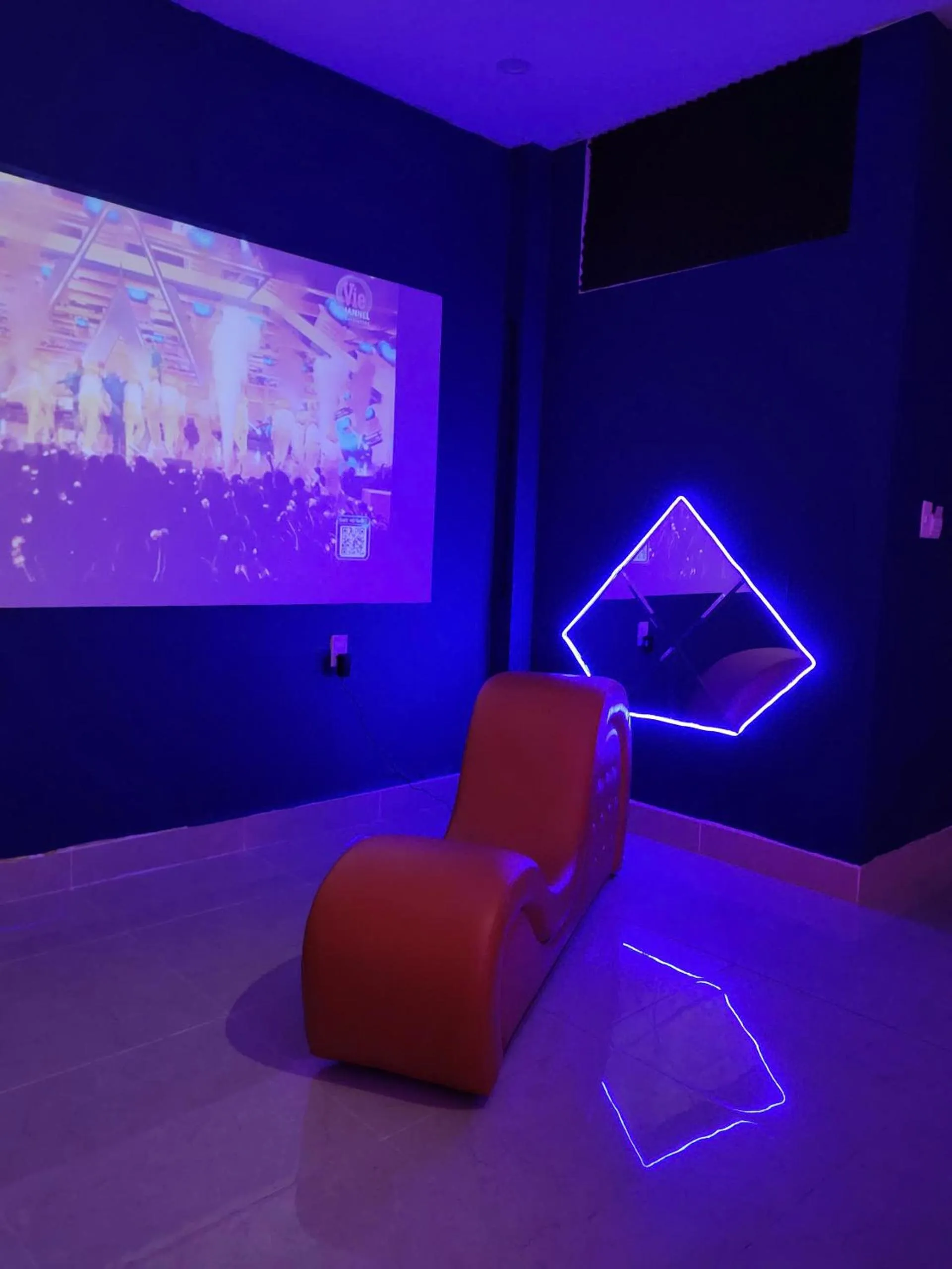 Seating area in Ngàn Phố Studio & Love Hotel