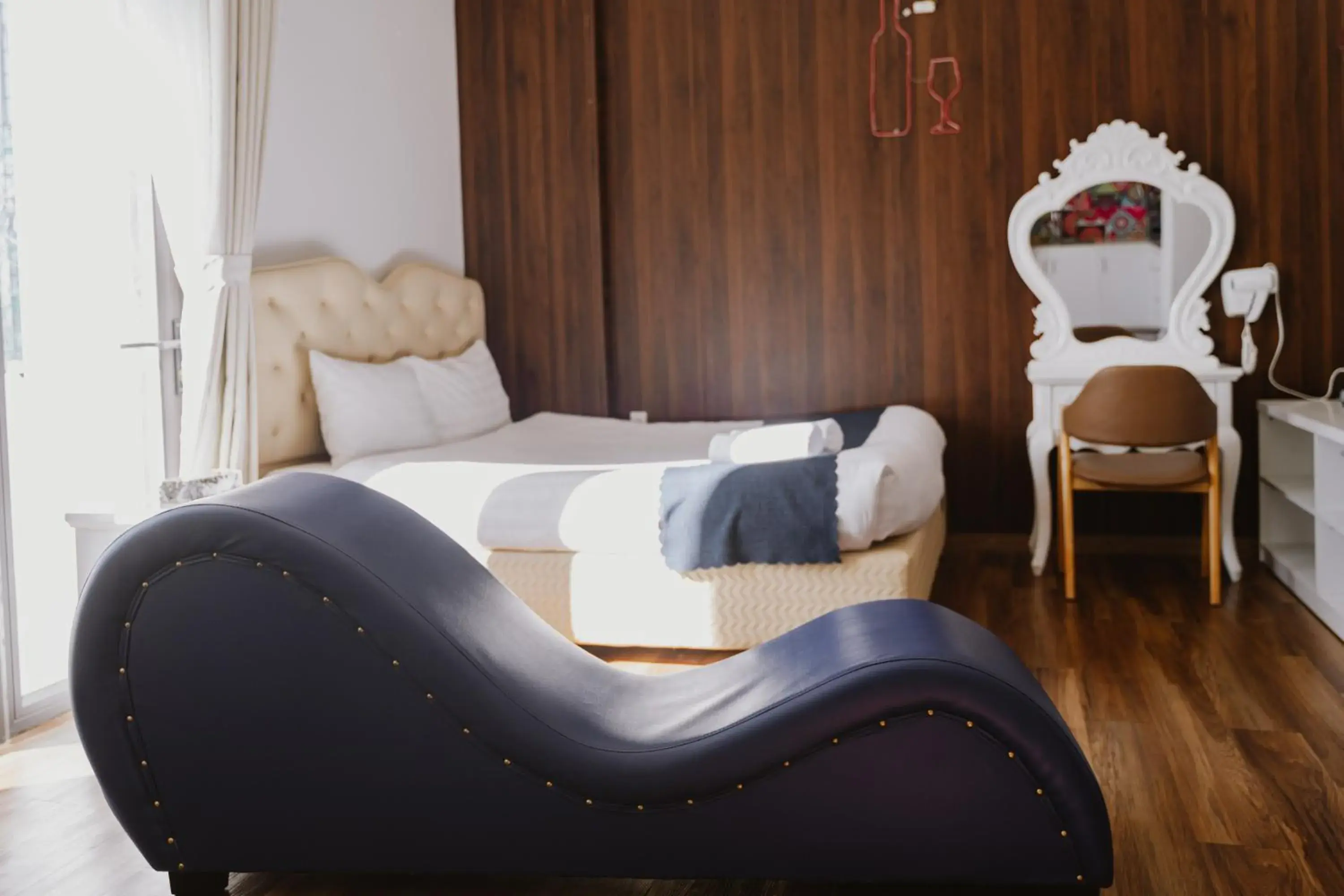 Studio with Balcony in Ngàn Phố Studio & Love Hotel Studio with Balcony in Ngàn Phố Studio & Love Hotel