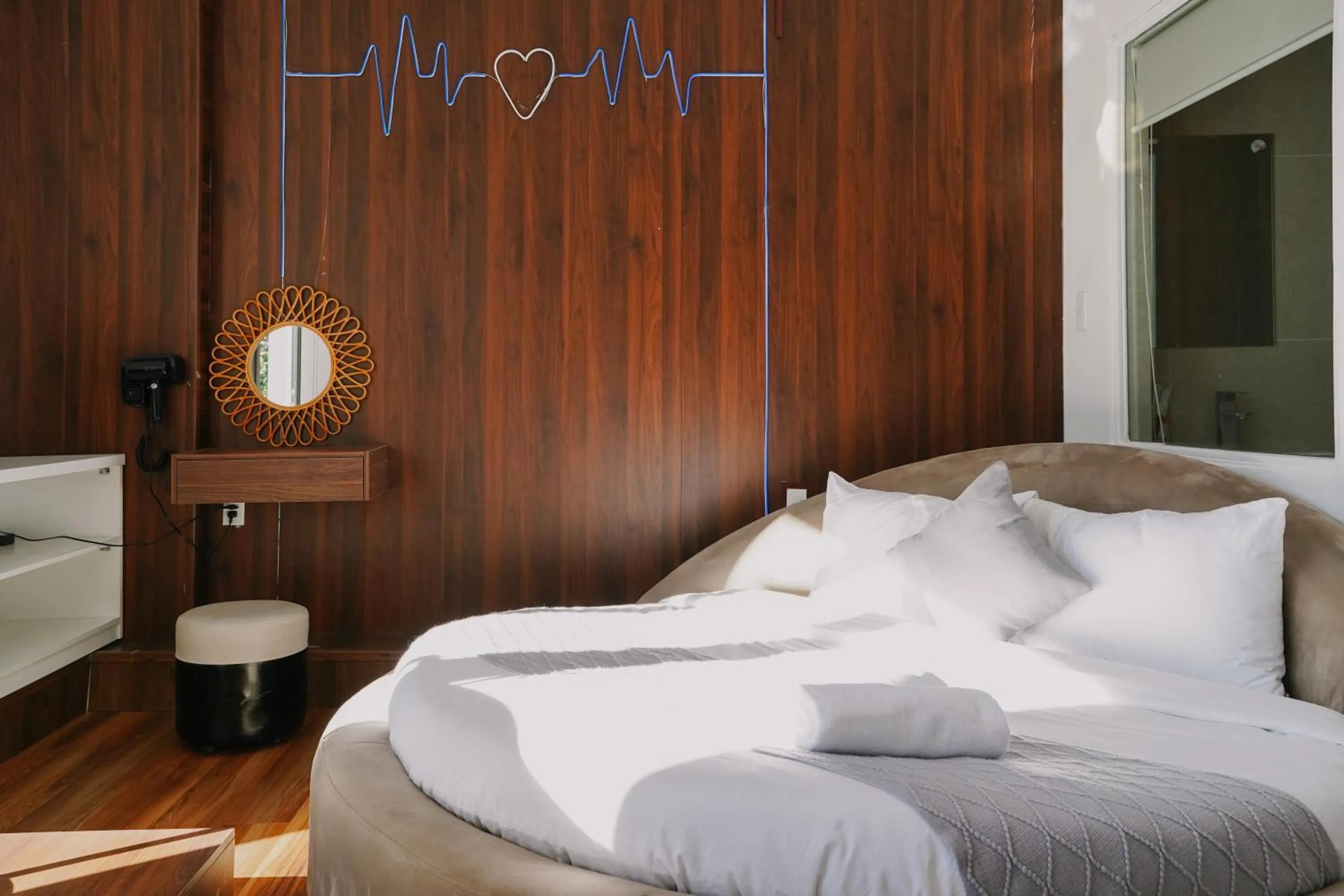 Bed in Ngàn Phố Studio & Love Hotel