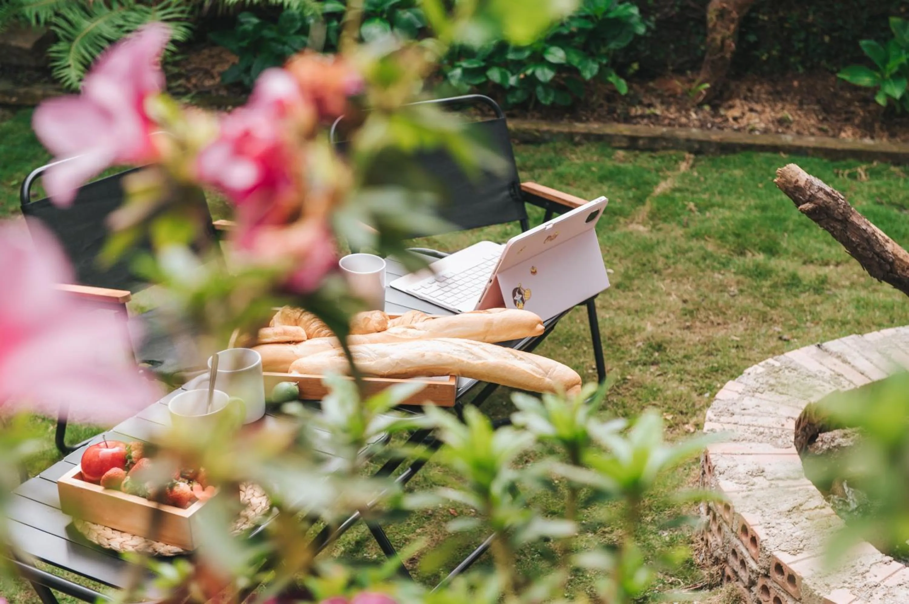 Garden in Ngàn Phố Studio & Love Hotel