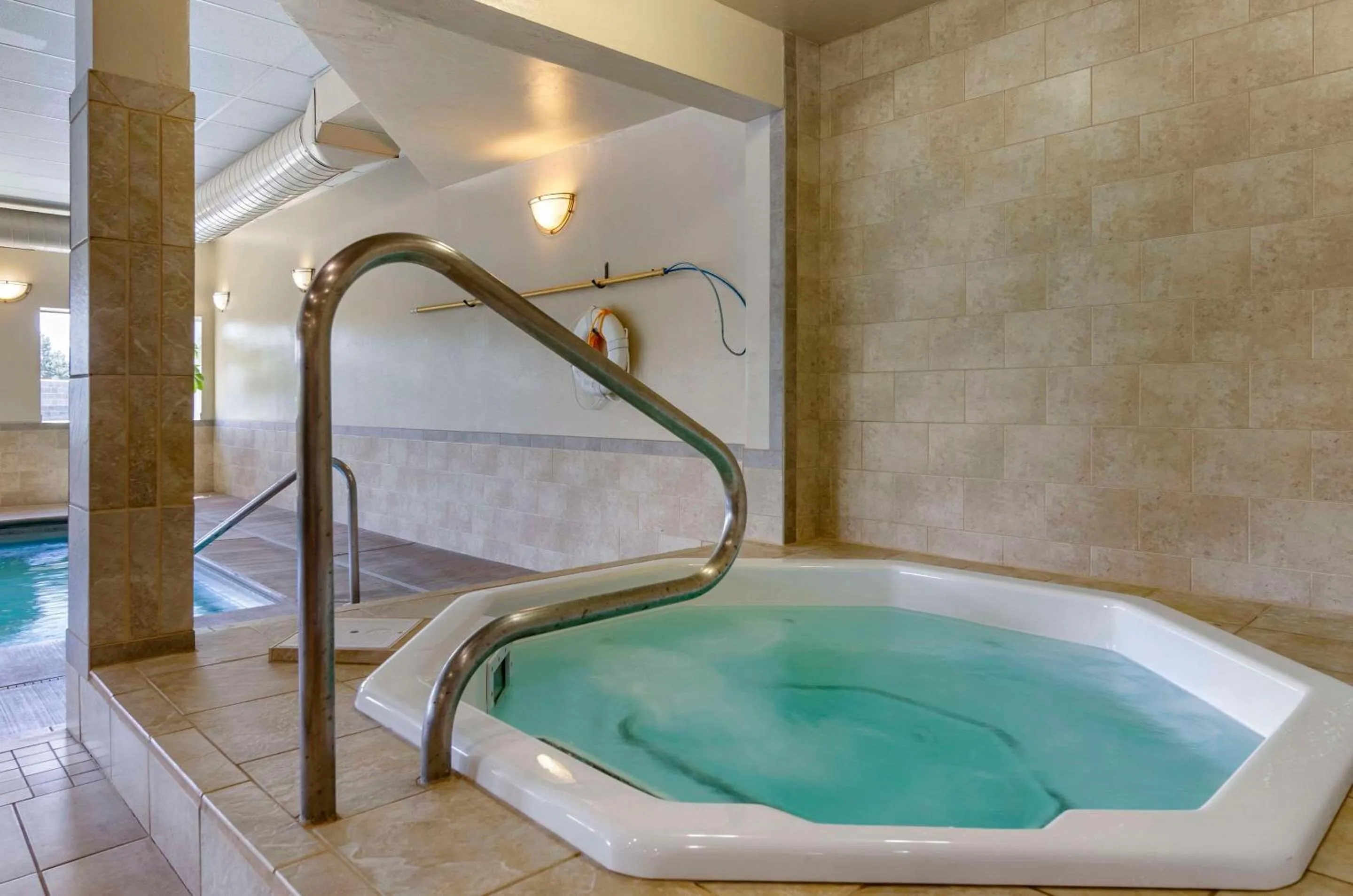 Swimming pool in Comfort Inn Bozeman near University