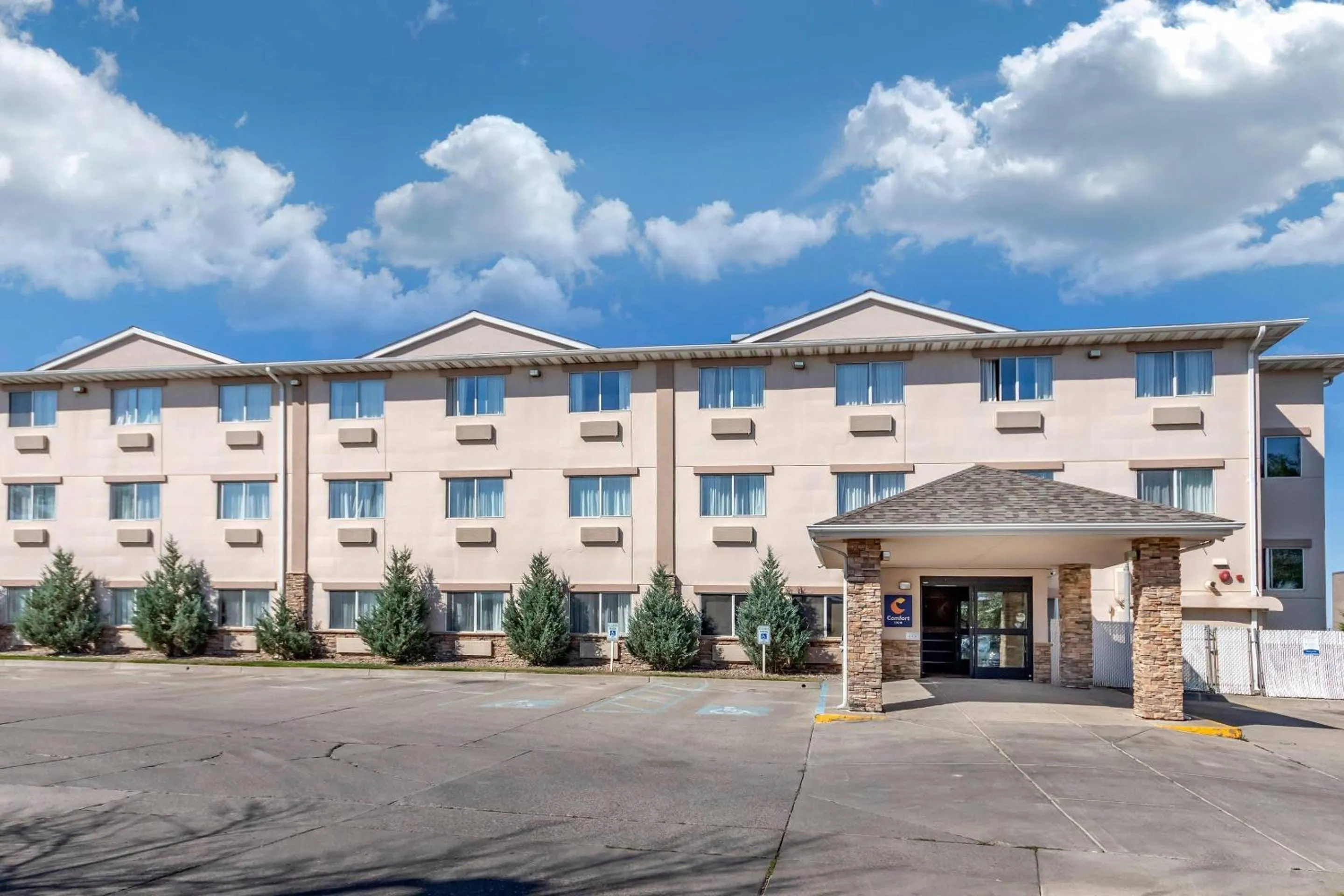 Property building in Comfort Inn Great Falls South