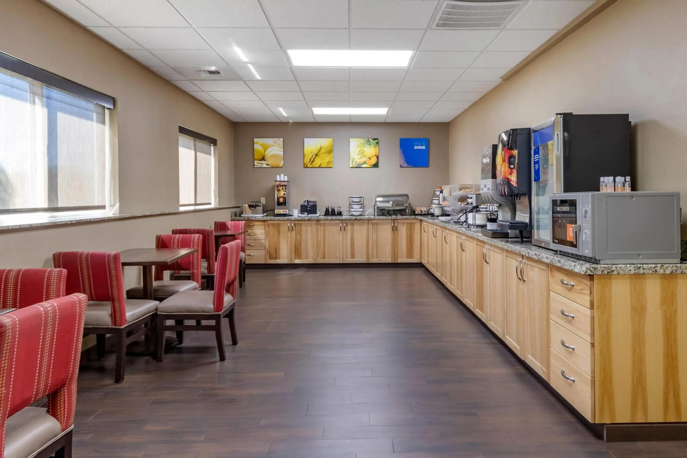 Breakfast in Comfort Inn Great Falls South