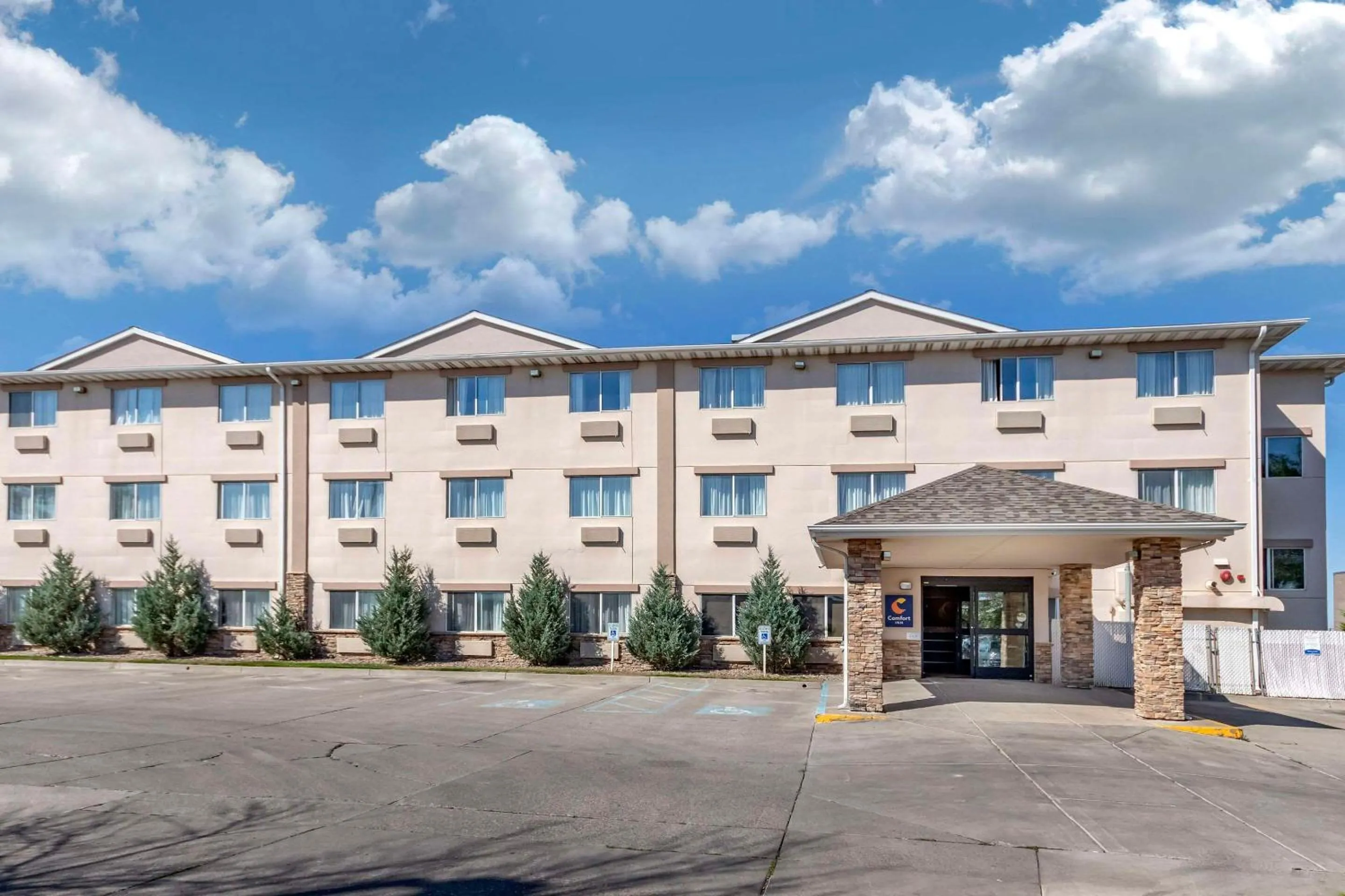 Property building in Comfort Inn Great Falls South