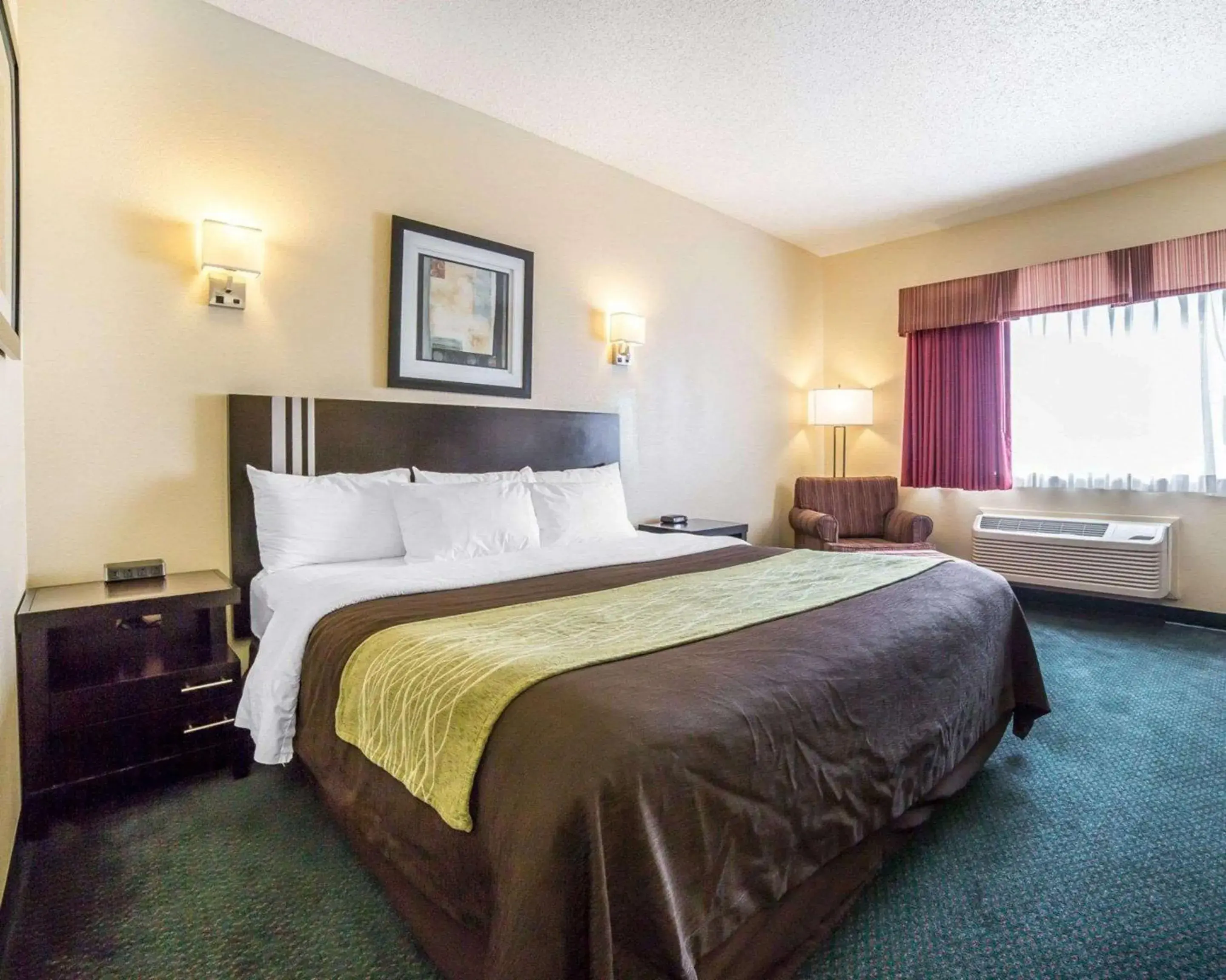 Deluxe King Pet-Friendly Room in FairBridge Inn & Suites Glendive Deluxe King Pet-Friendly Room in FairBridge Inn & Suites Glendive
