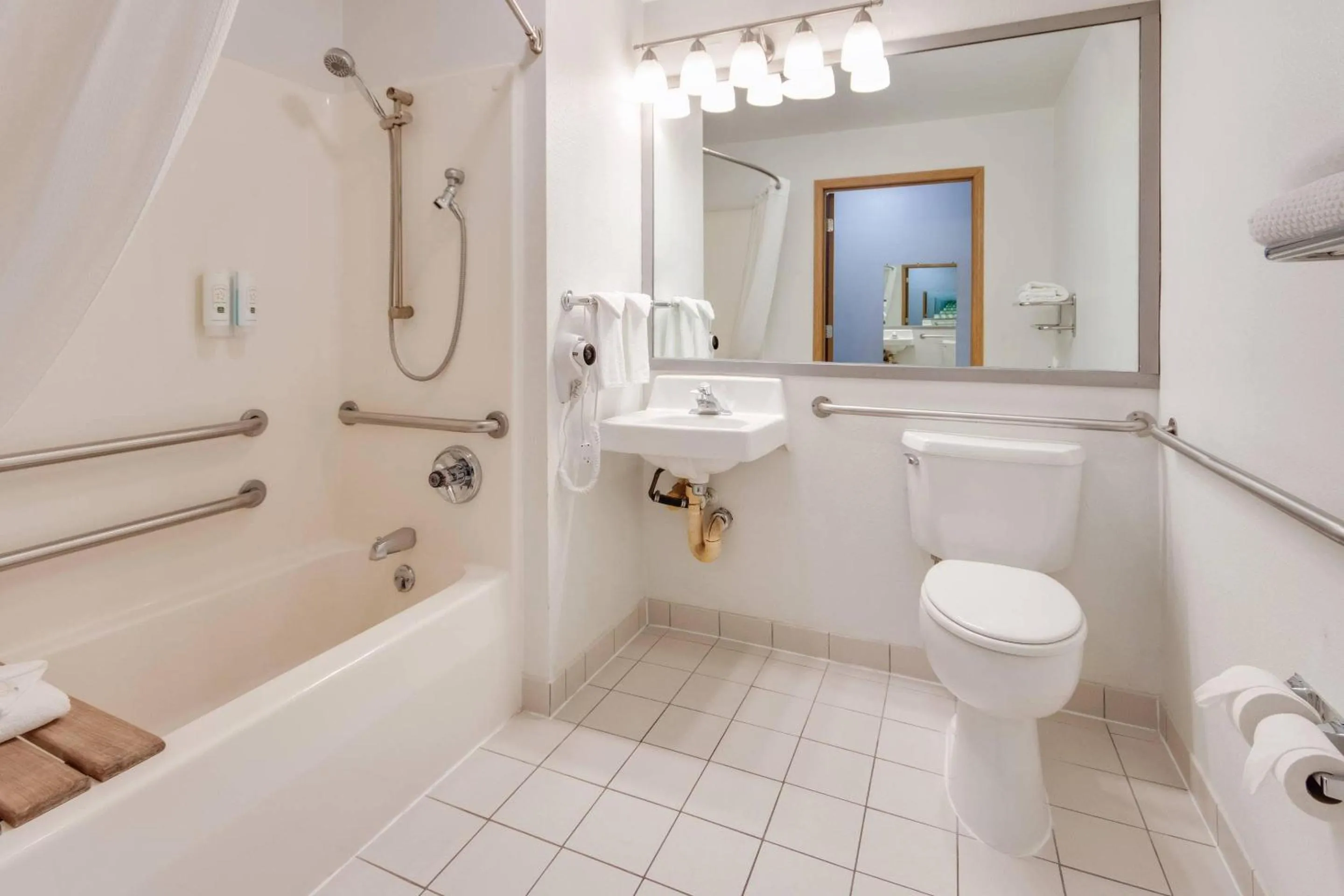 Bedroom in Quality Inn Belgrade - Bozeman Yellowstone Airport