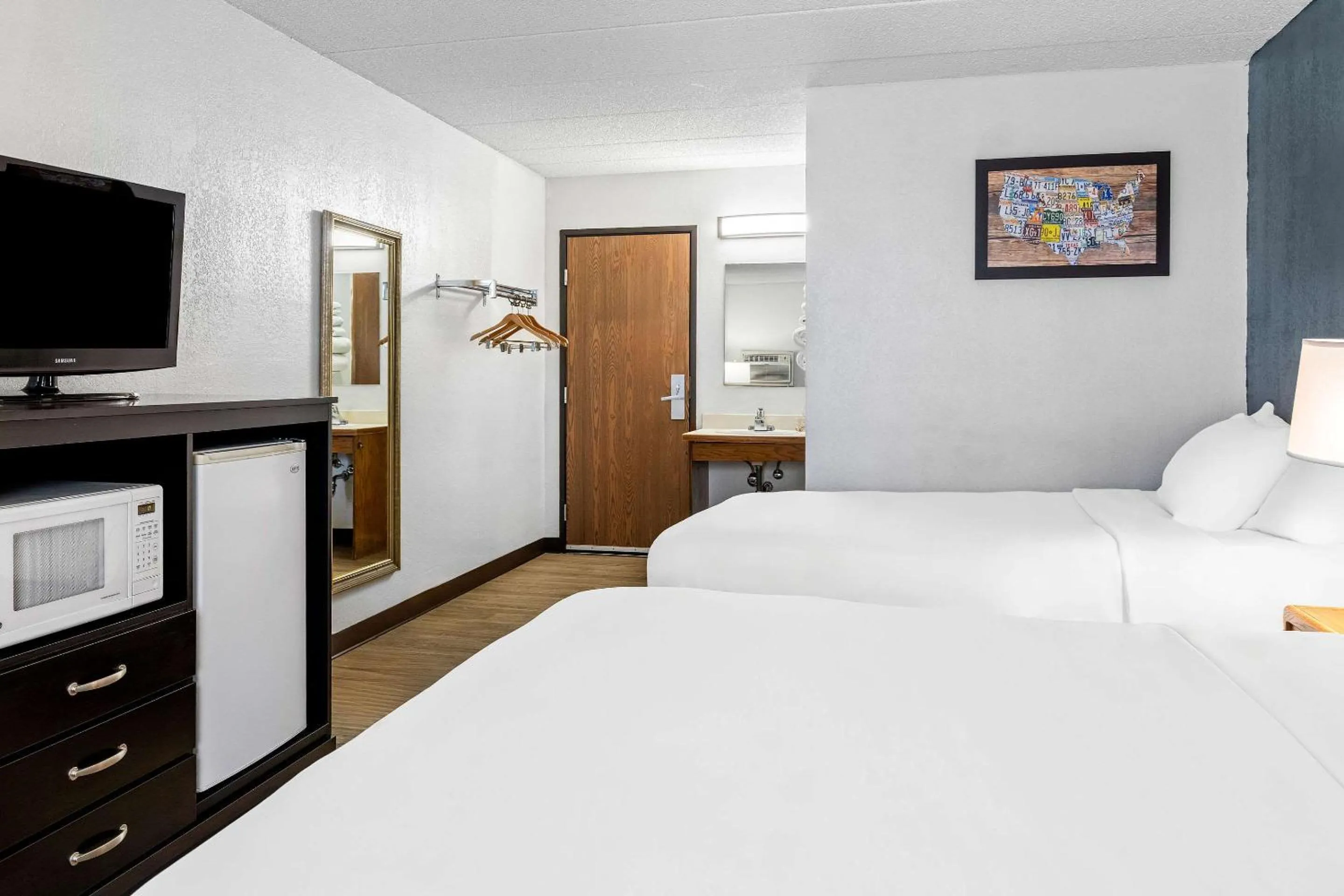 Bedroom, Bed in Econo Lodge Billings