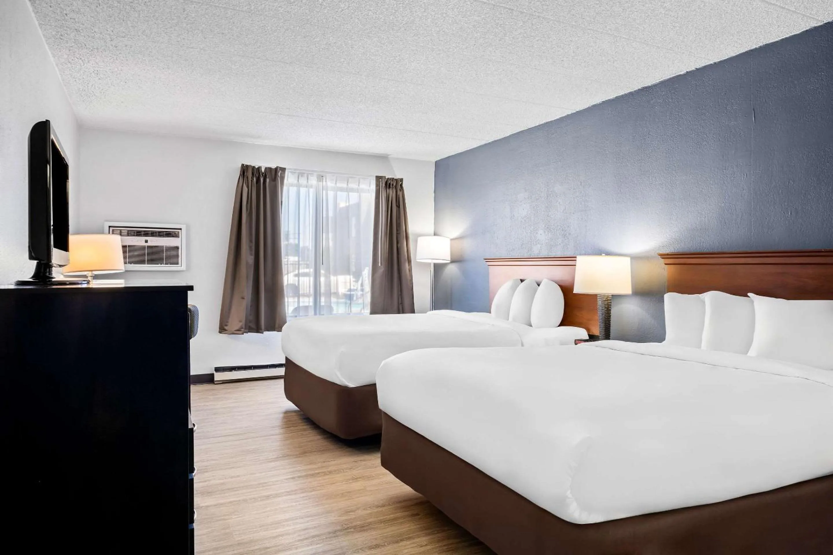 Bedroom, Bed in Econo Lodge Billings