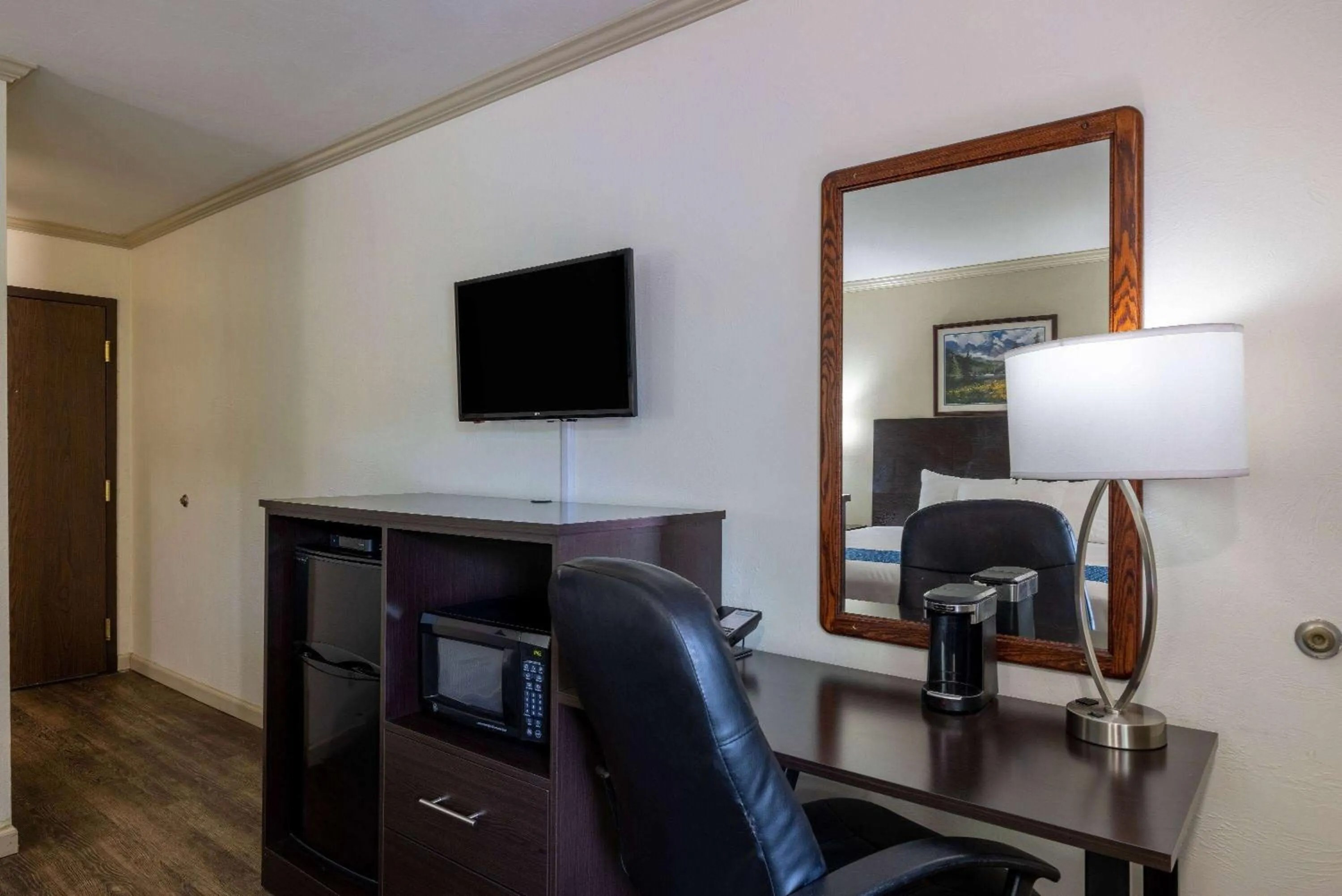 Bed in Travelodge by Wyndham Livingston