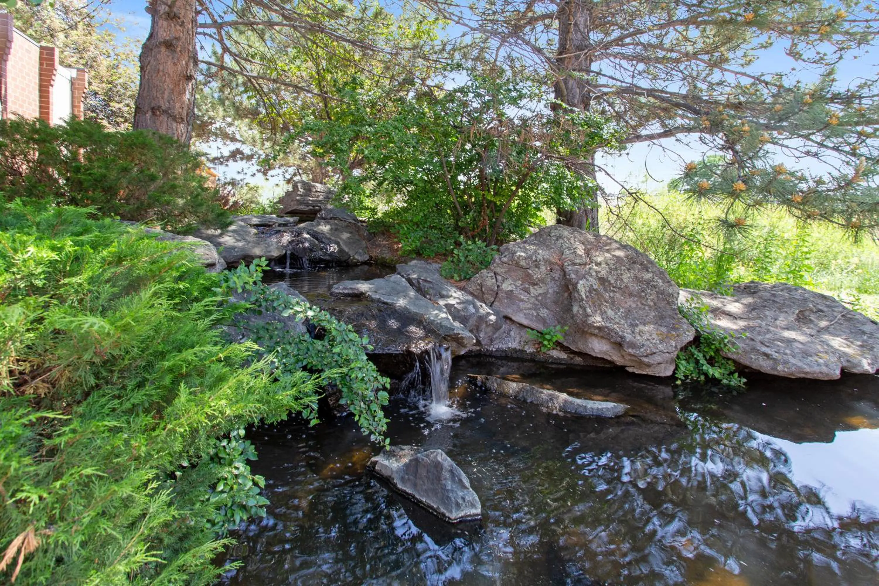 Property building in Studio 6 Suites Butte MT I-90 I-15