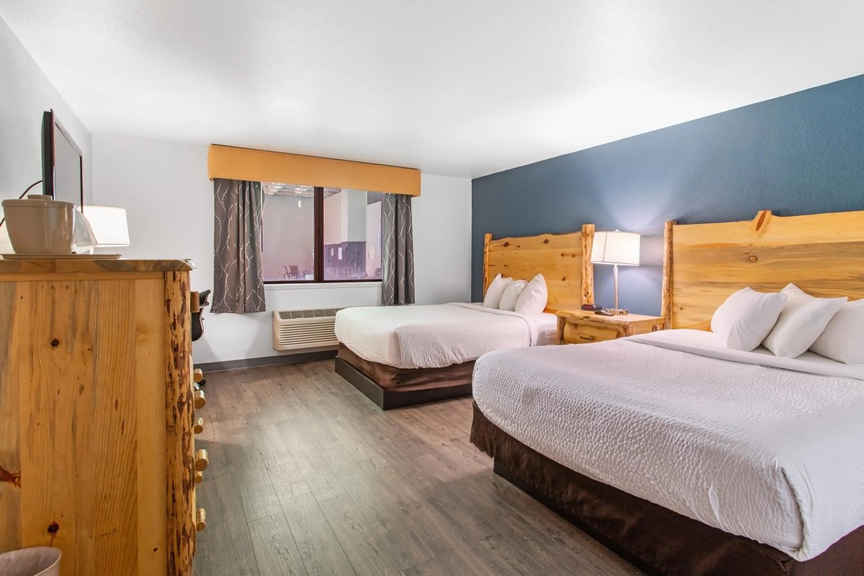 Bed in Studio 6 Suites Butte MT I-90 I-15