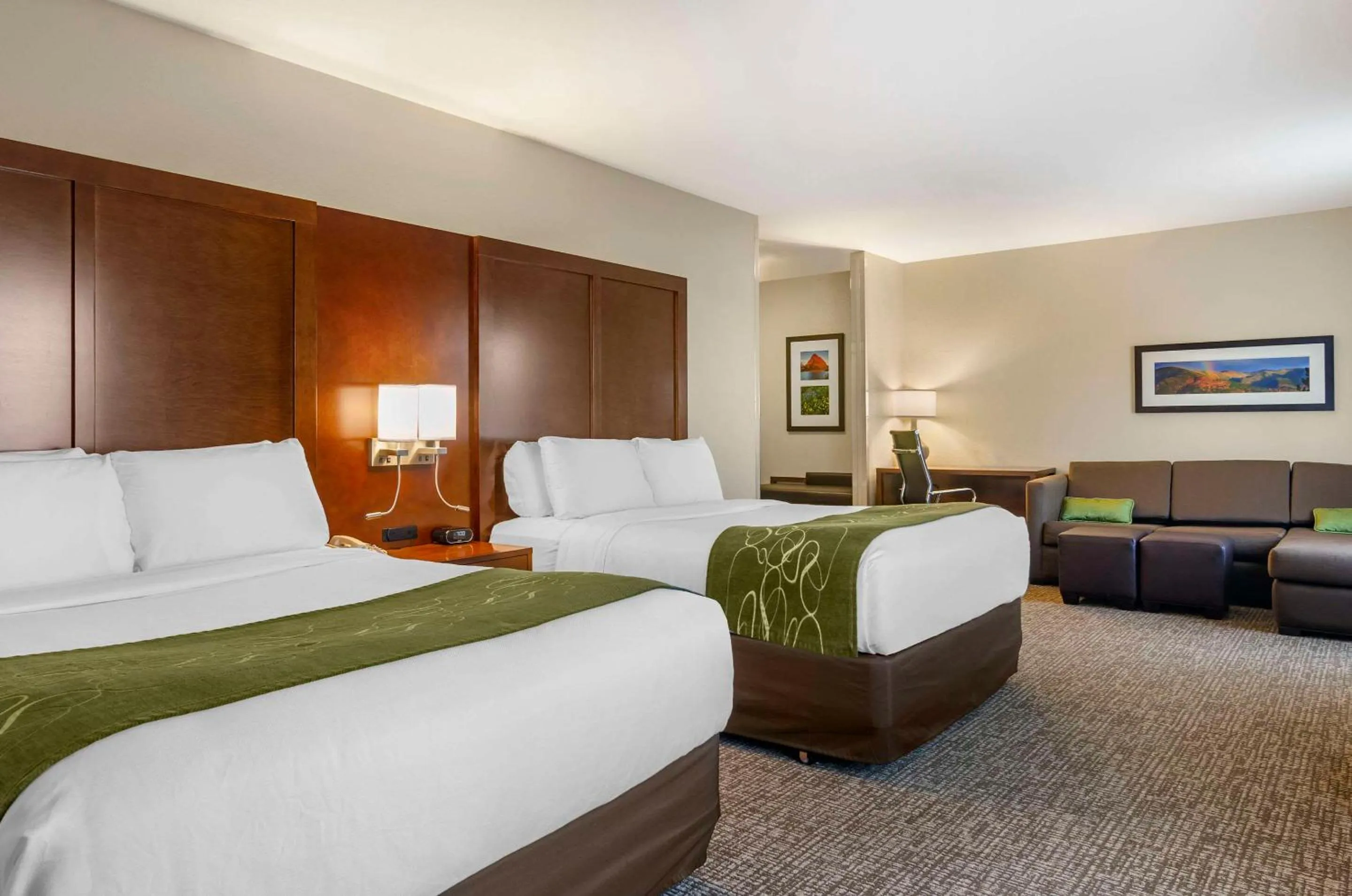 Bedroom, Bed in Comfort Suites Helena Airport
